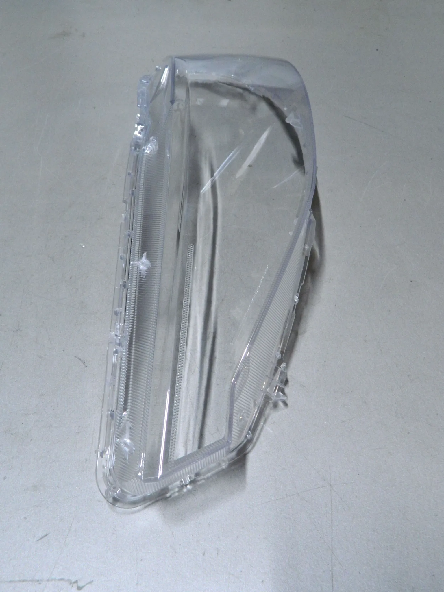 Стекло фары JORDEN 4121102XKQ00A/1 HAVAL F7 2019- Лев