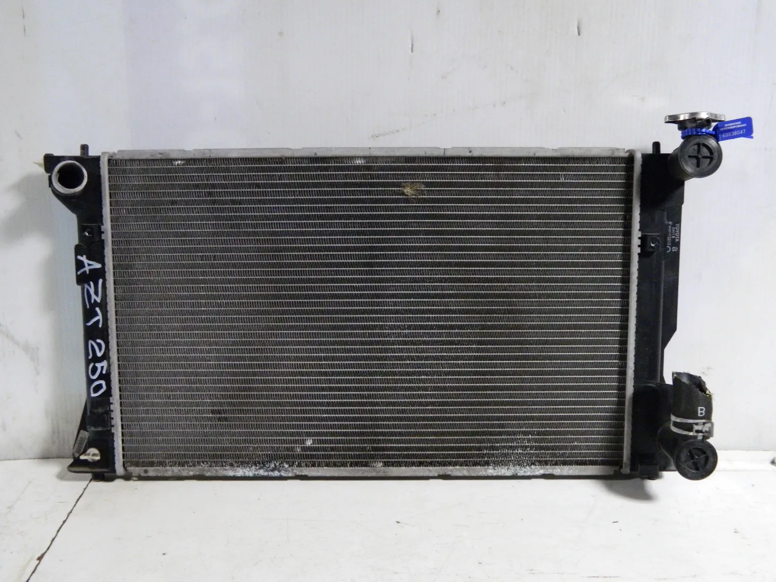 Радиатор ДВС TOYOTA AVENSIS AZT250 (Контрактный) 69838047