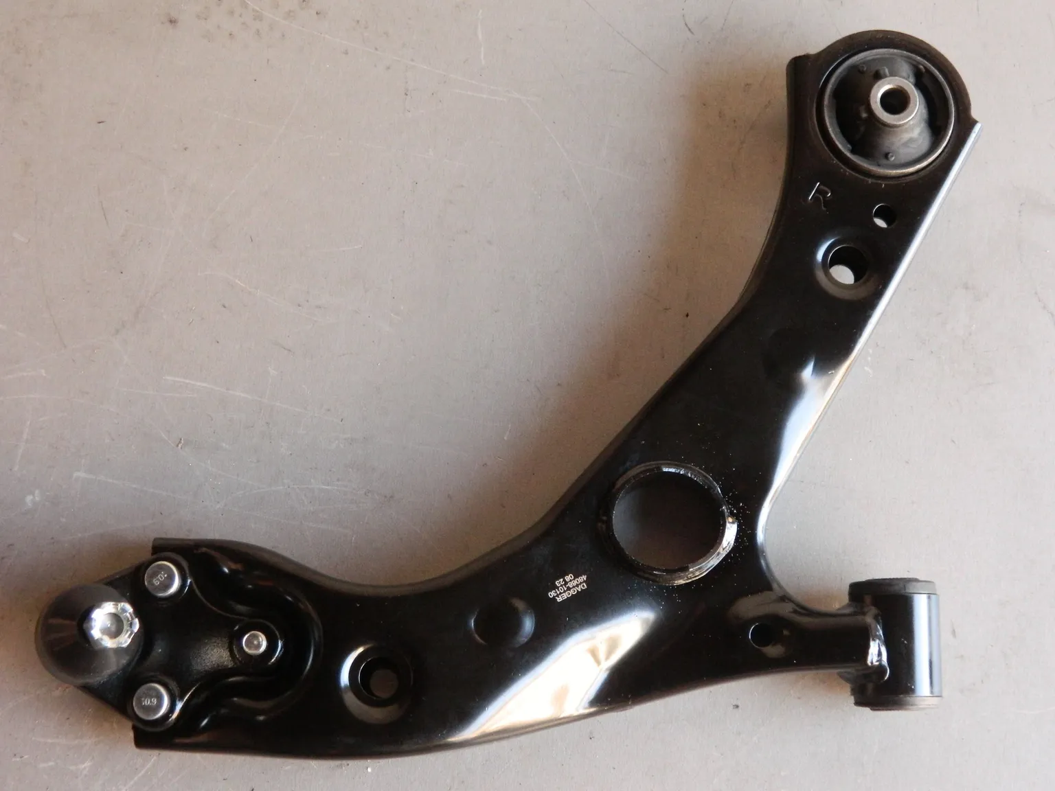 Рычаг GENERAL PARTS 4806810130 TOYOTA C-HR 2016- Перед Прав