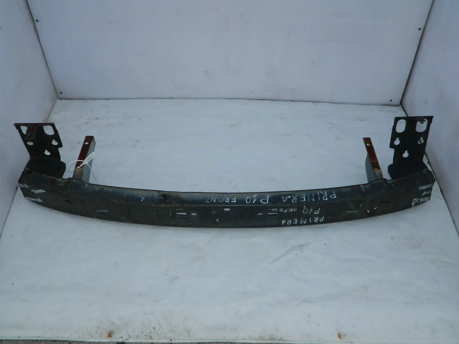 Усилитель бампера NISSAN PRIMERA P10 (Контрактный)