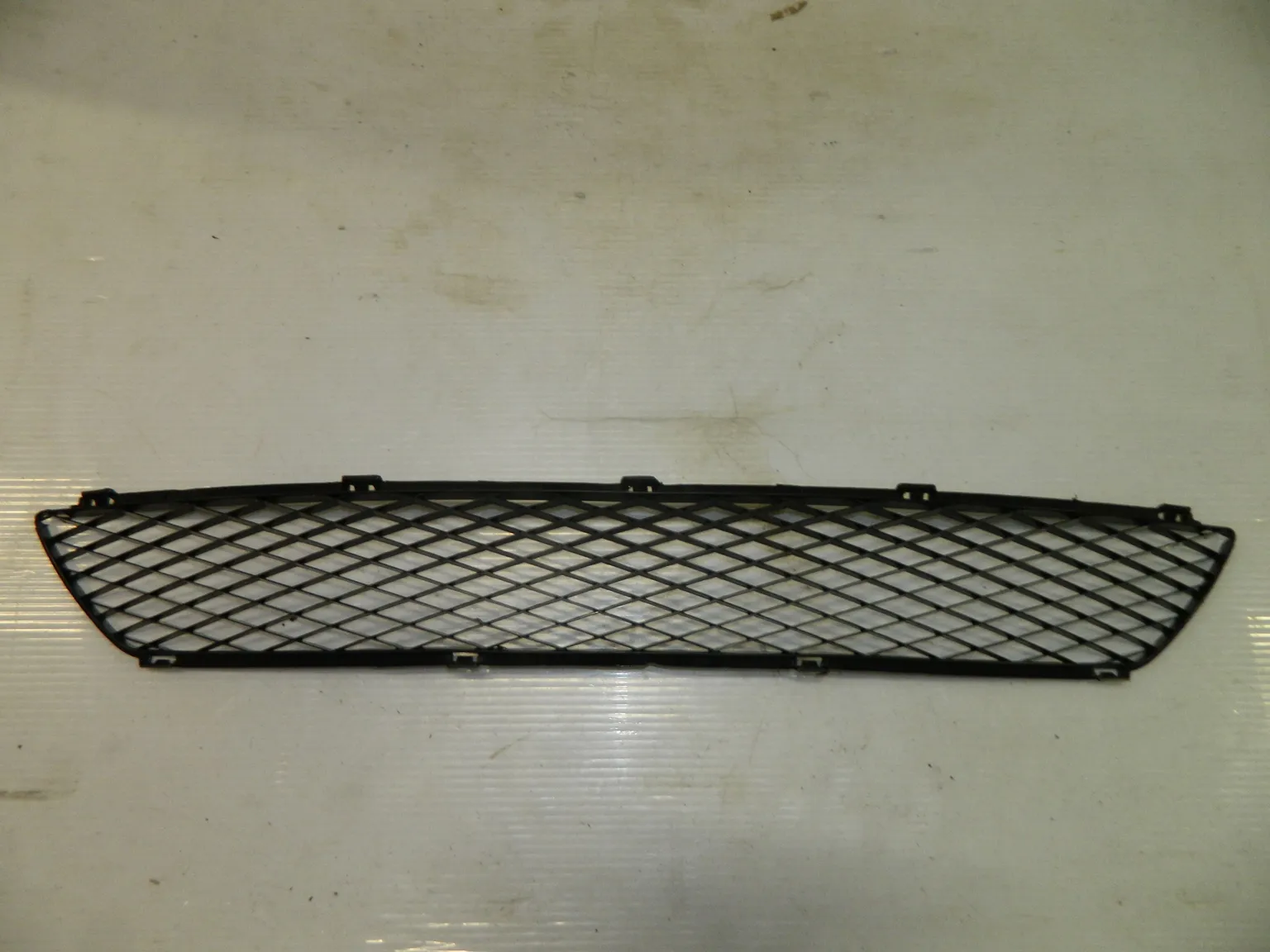 Решетка бампера API MZ250000G2000 MAZDA 6