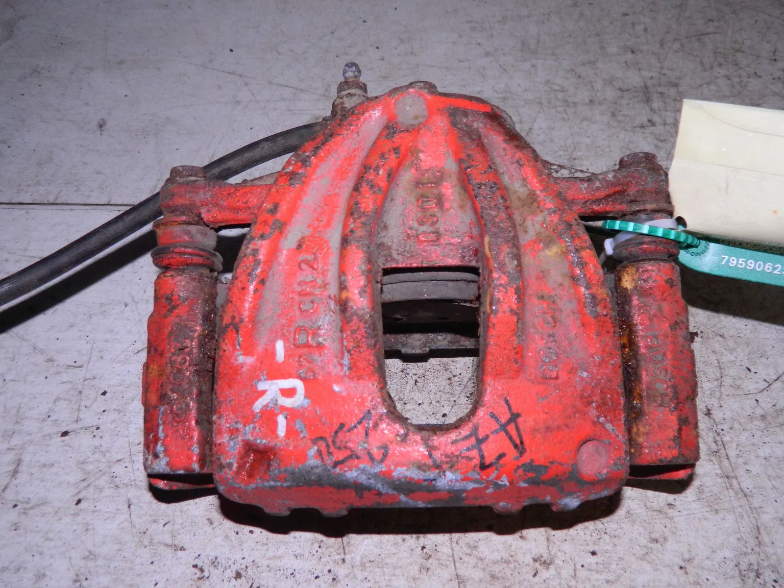 Суппорт TOYOTA  AVENSIS AZT250 Перед Прав (Контрактный) 79590623