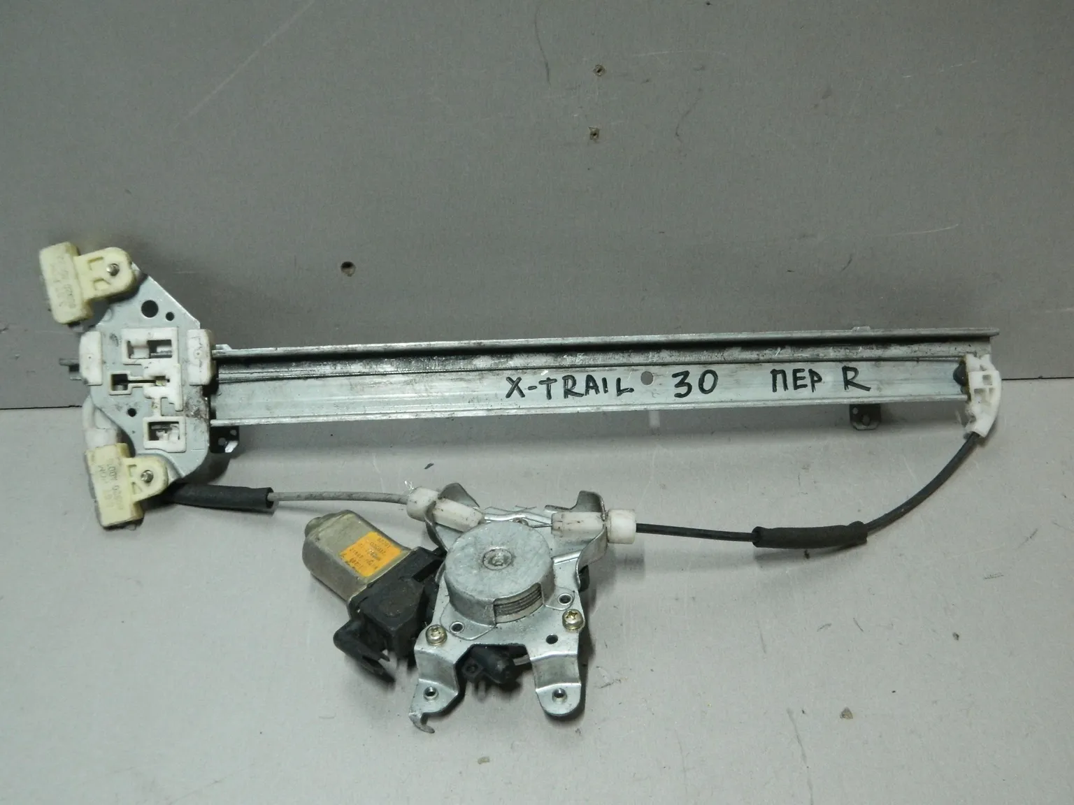 Стеклоподъемник NISSAN X-TRAIL NT30 Перед Лев (Контрактный) 79591753