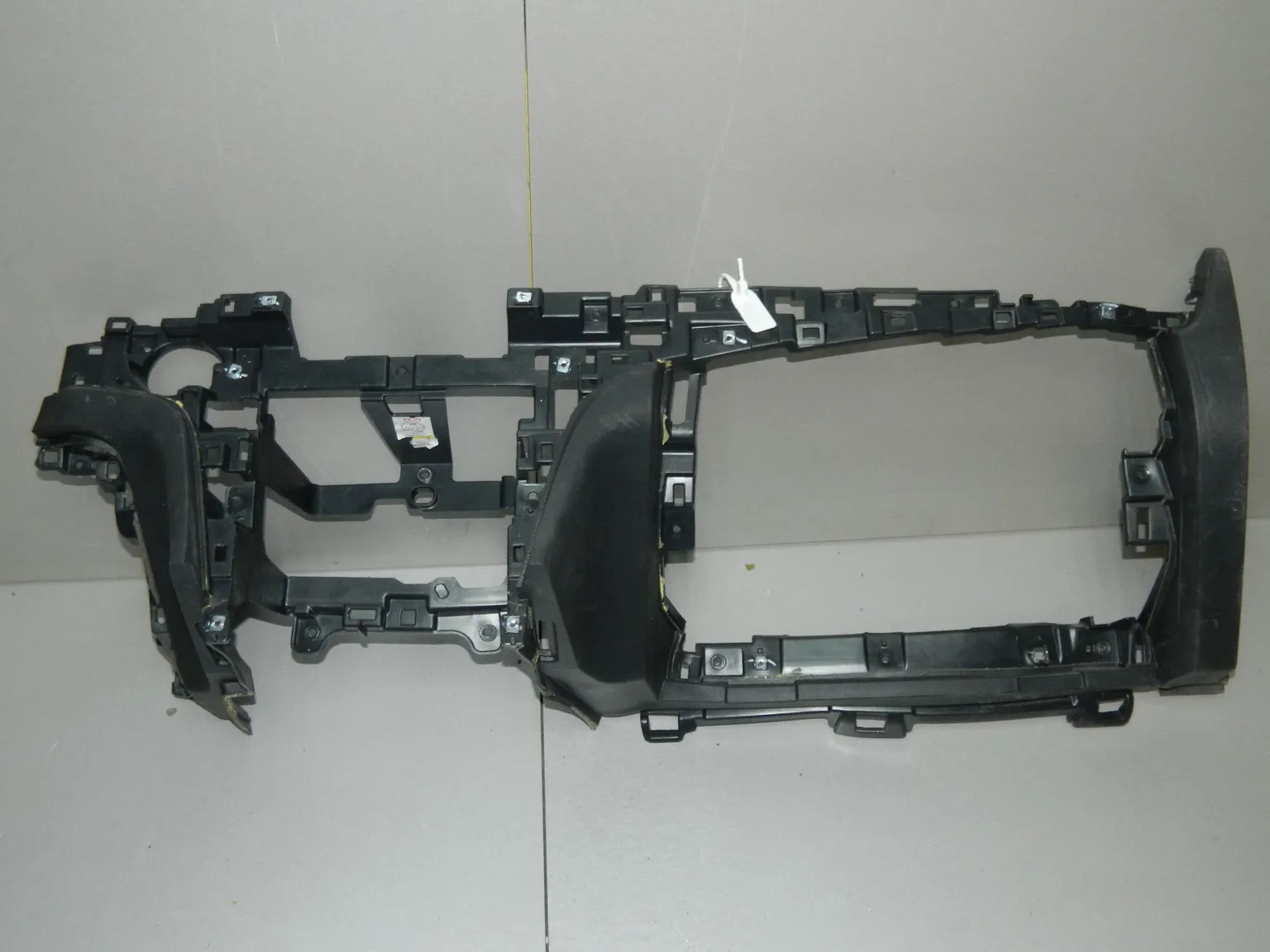 Накладка под торпедо HYUNDAI EQUUS VI G6DA 2013-2015 (Б/У) 35021070