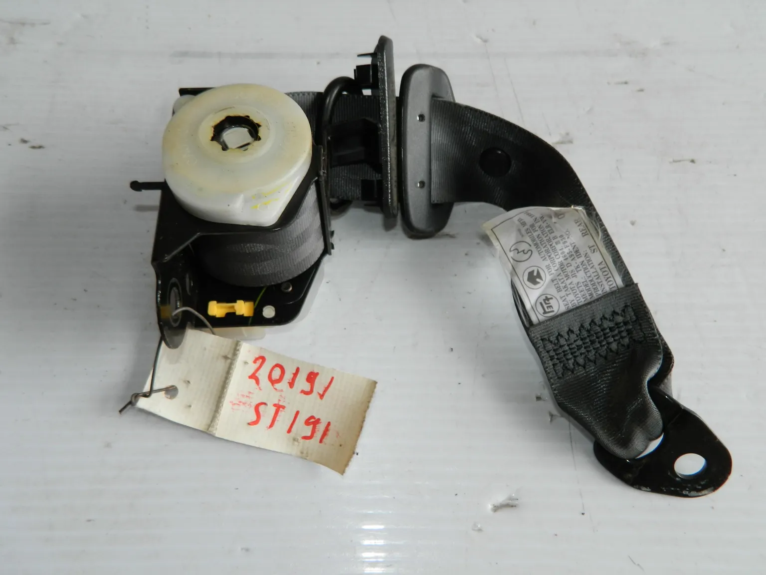 Ремень безопасности TOYOTA CORONA ST191 Зад Лев (Б/У) 7337020420C0