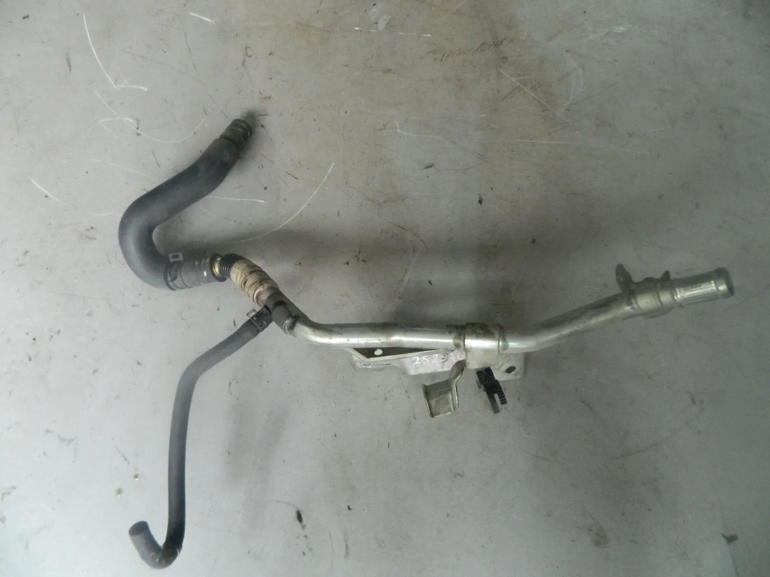 Трубка системы охлаждения MAZDA AXELA BLEFP LF (Контрактный) 2529300046