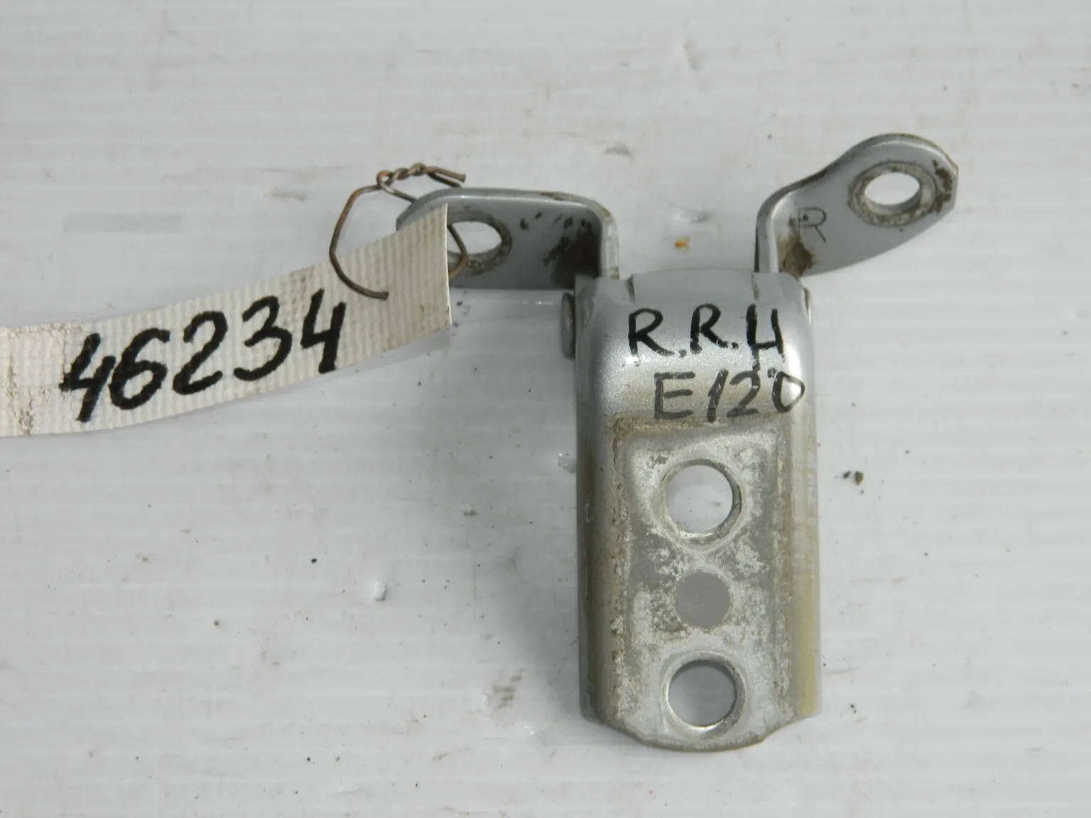 Петля двери TOYOTA COROLLA NZE120 Зад Прав (Б/У) 46234