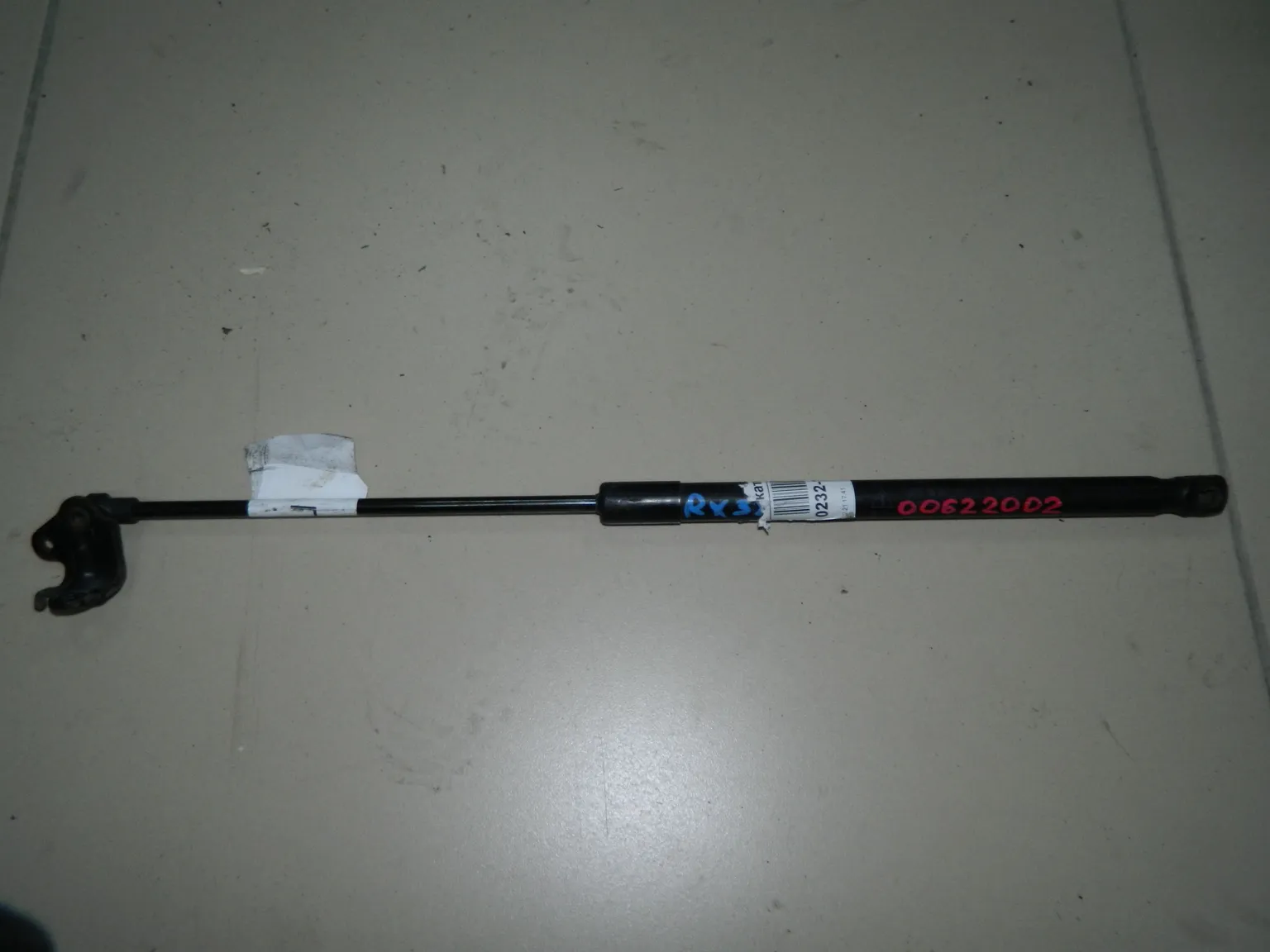 Амортизатор капота LEXUS RX350  Лев (Контрактный)