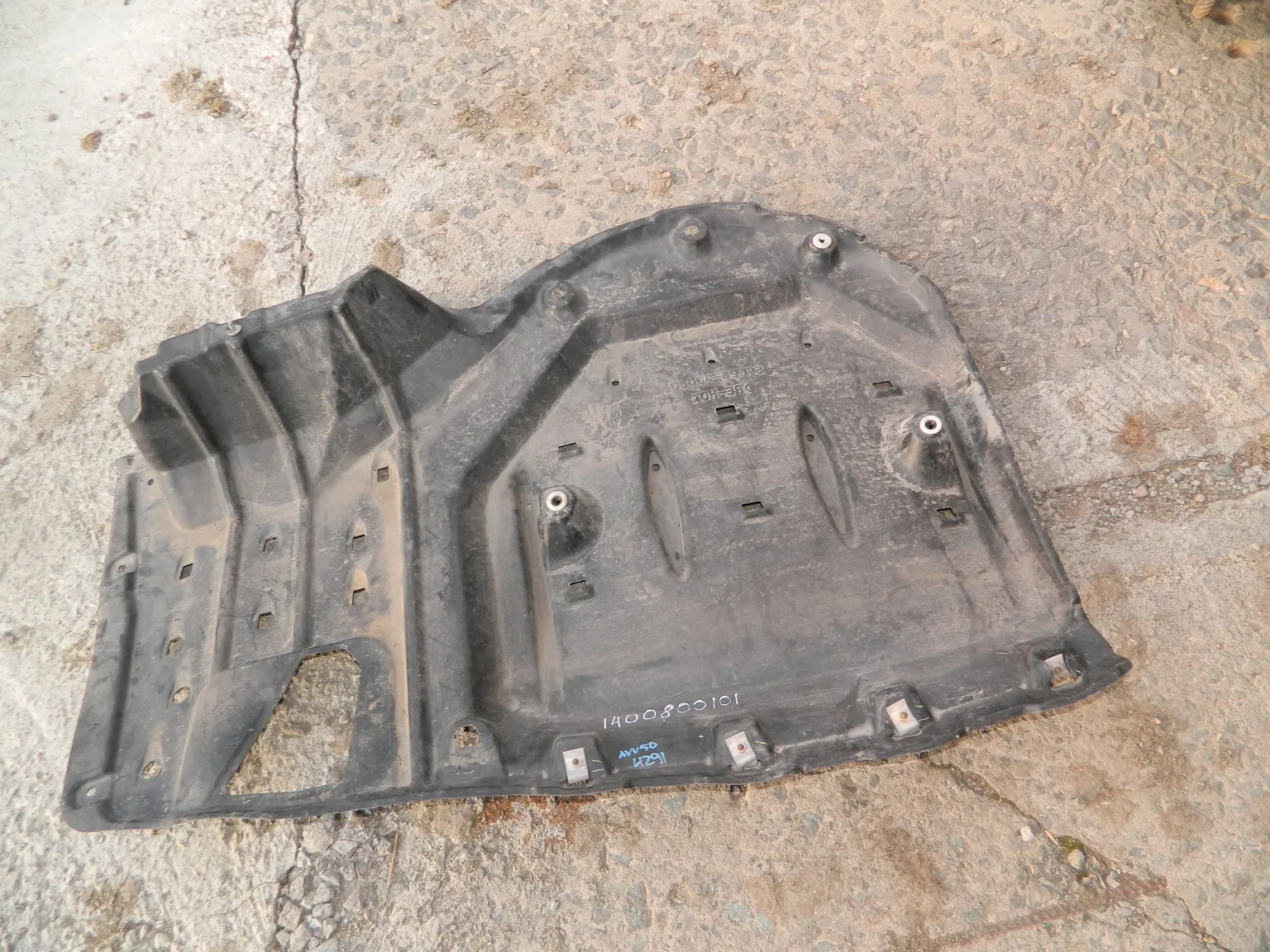 Защита двигателя TOYOTA CAMRY AVV50 (Контрактный) 1400800101