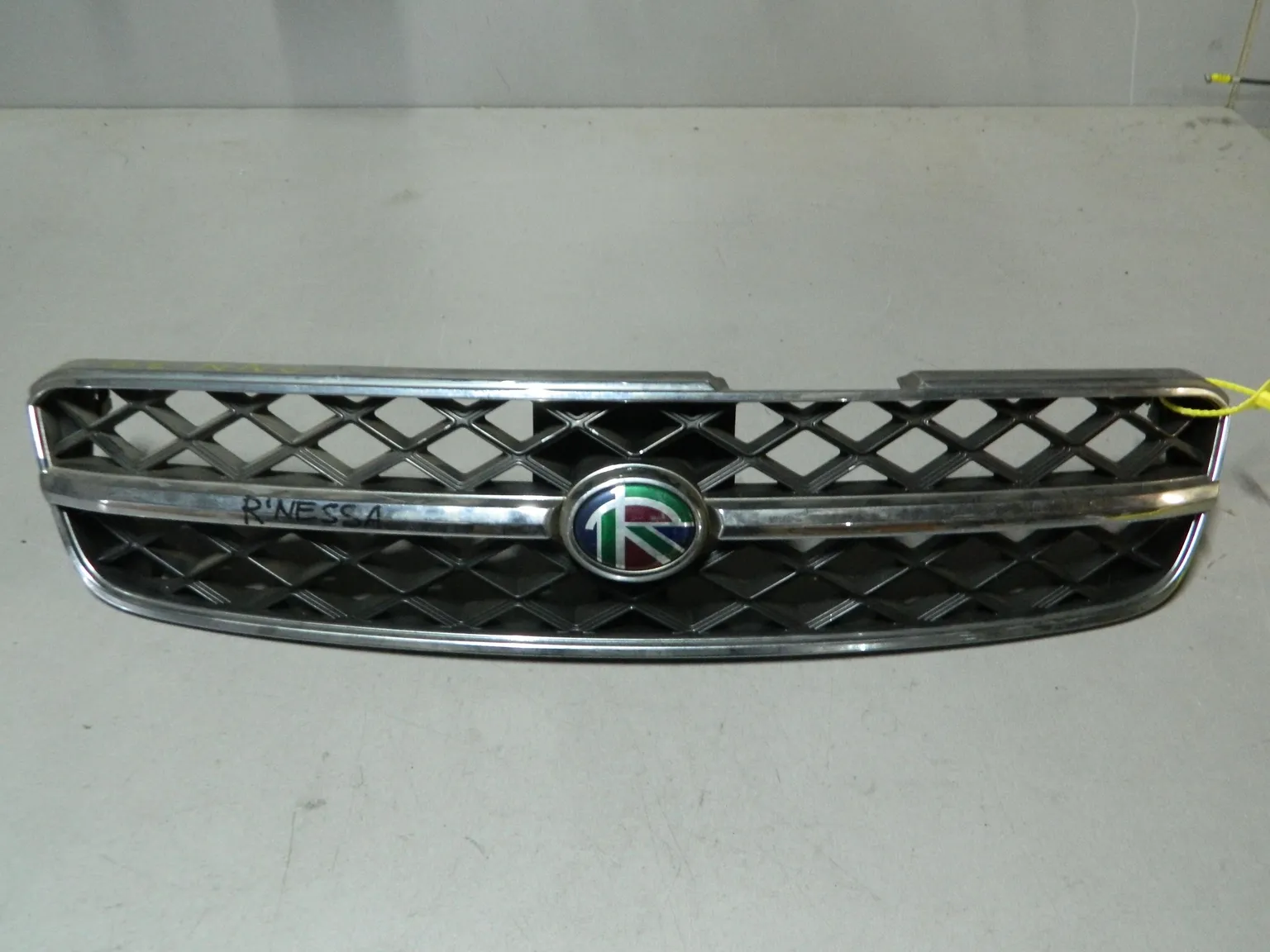 Решетка радиатора NISSAN RNESSA N30 (Контрактный) 79773167