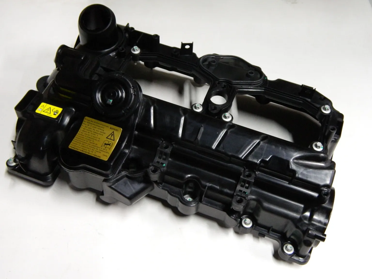 Крышка клапанная GENERAL PARTS 11127588412 BMW X1 12- E84 N20B20A 2.0TI