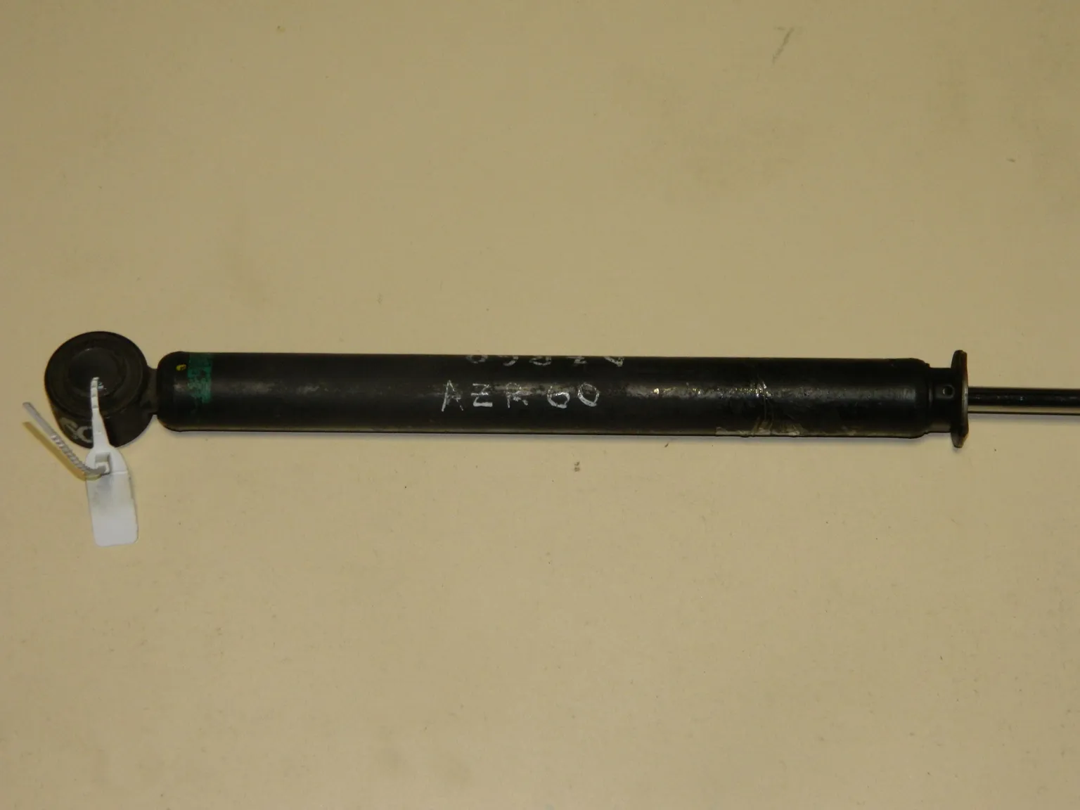 Амортизатор TOYOTA NOAH AZR60 Зад (Контрактный) 45992043