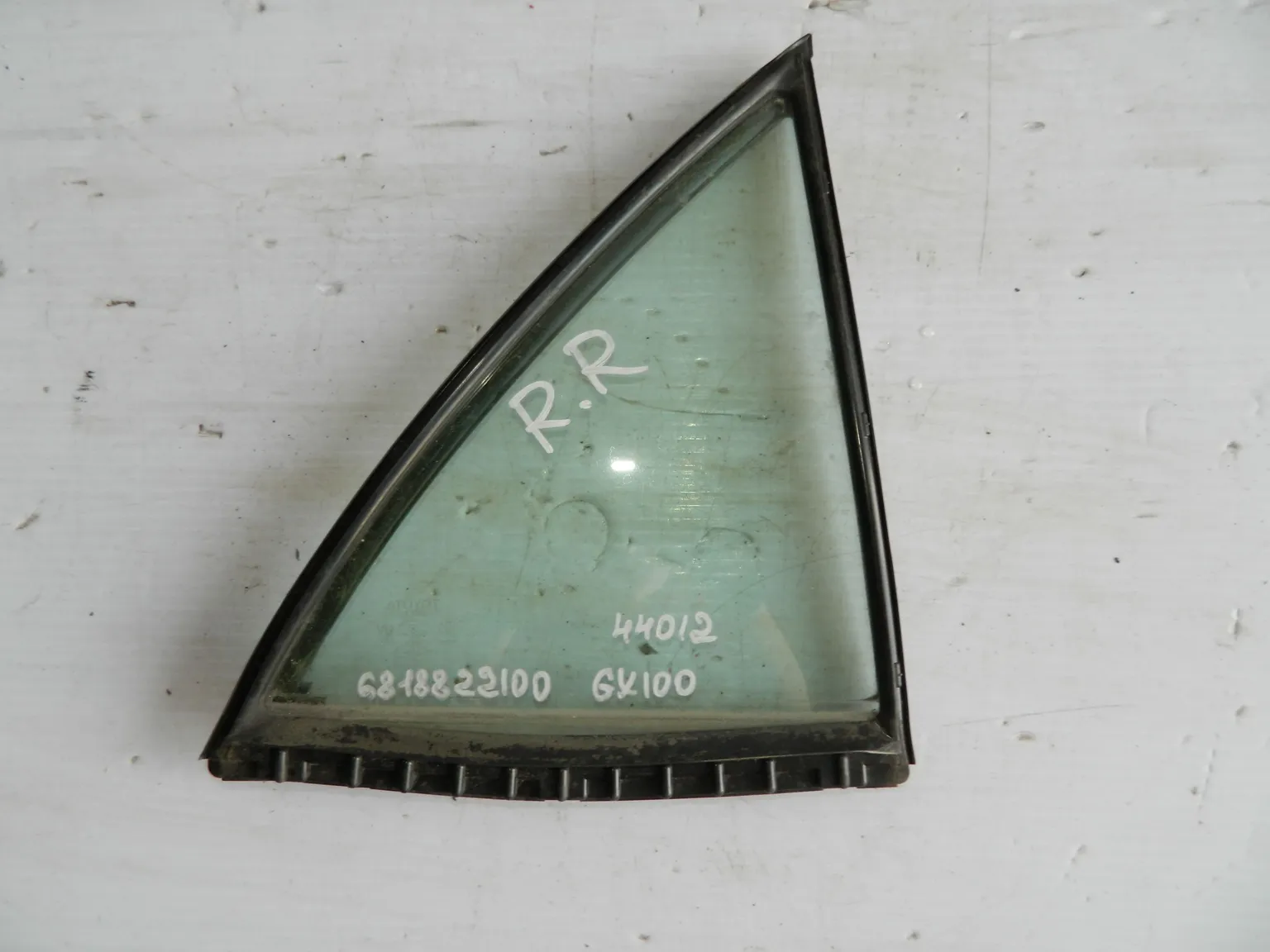 Стекло TOYOTA VEROSSA GX110 Зад Прав (Б/У)