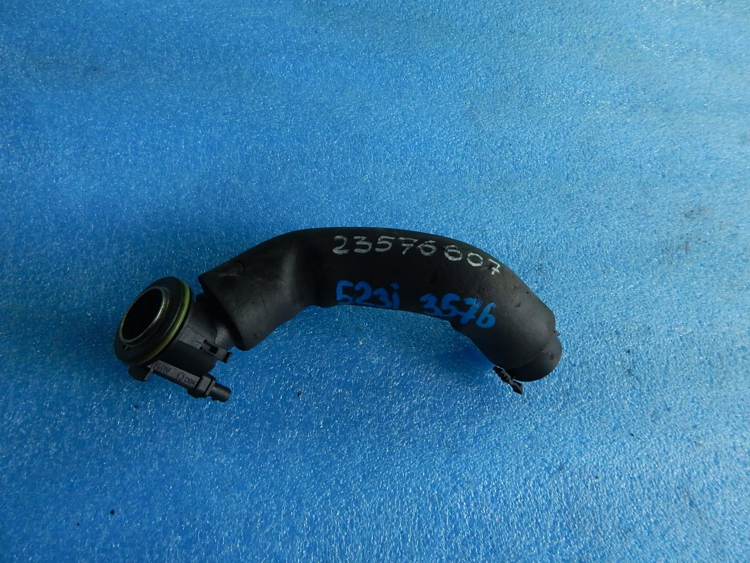 Патрубок картерных газов BMW 5-SERIES F10 (Контрактный) 23576607