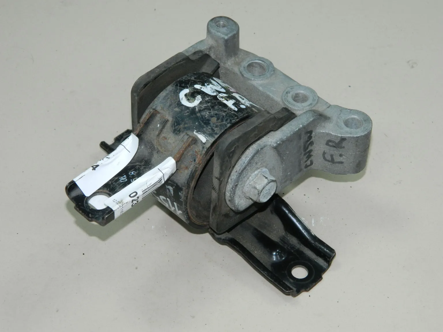 Подушка двигателя MITSUBISH OUTLANDER CW5W Прав (Контрактный) 00602602