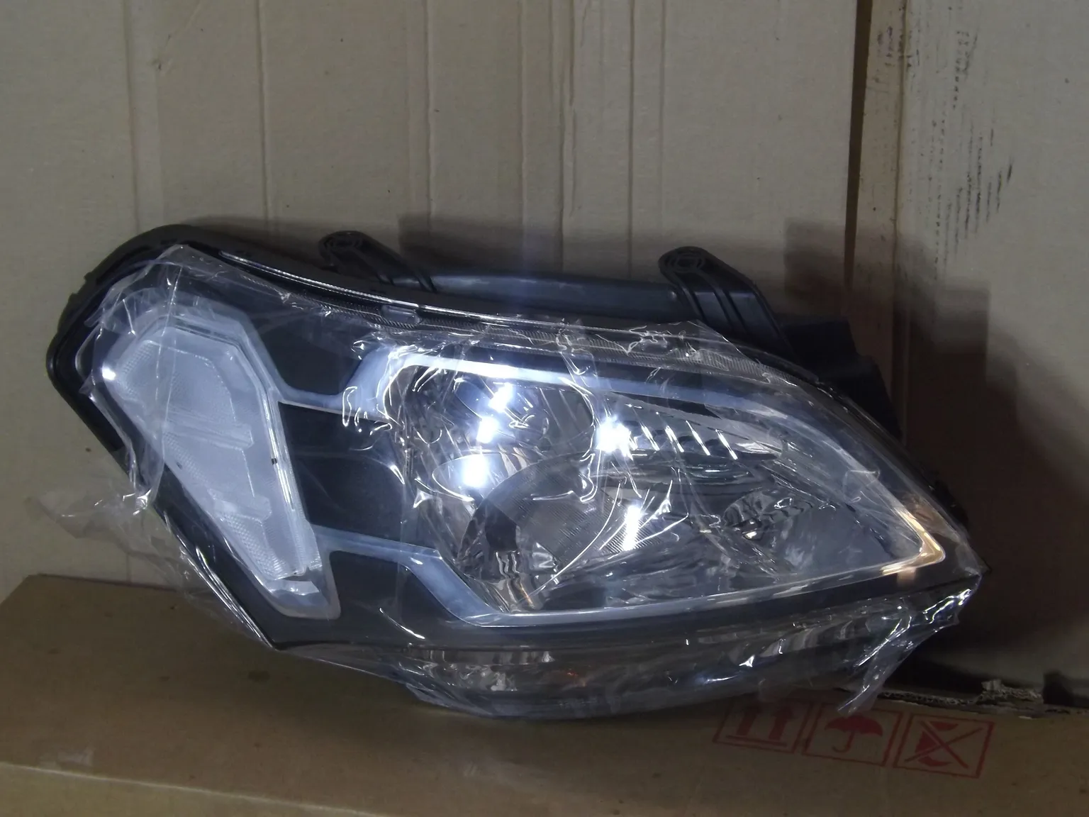 Фара ATB 1AKSL1081R KIA SOUL I 2008 - 2011 мех. кор Перед Прав