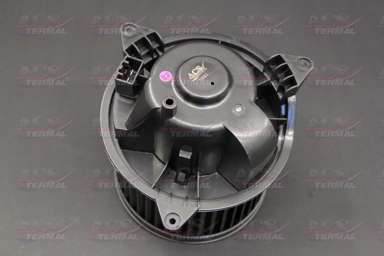 Мотор печки TERMAL 402412 FORD FOCUS I (98) / Mondeo III (00-) / TRANSIT CONNECT (02-)