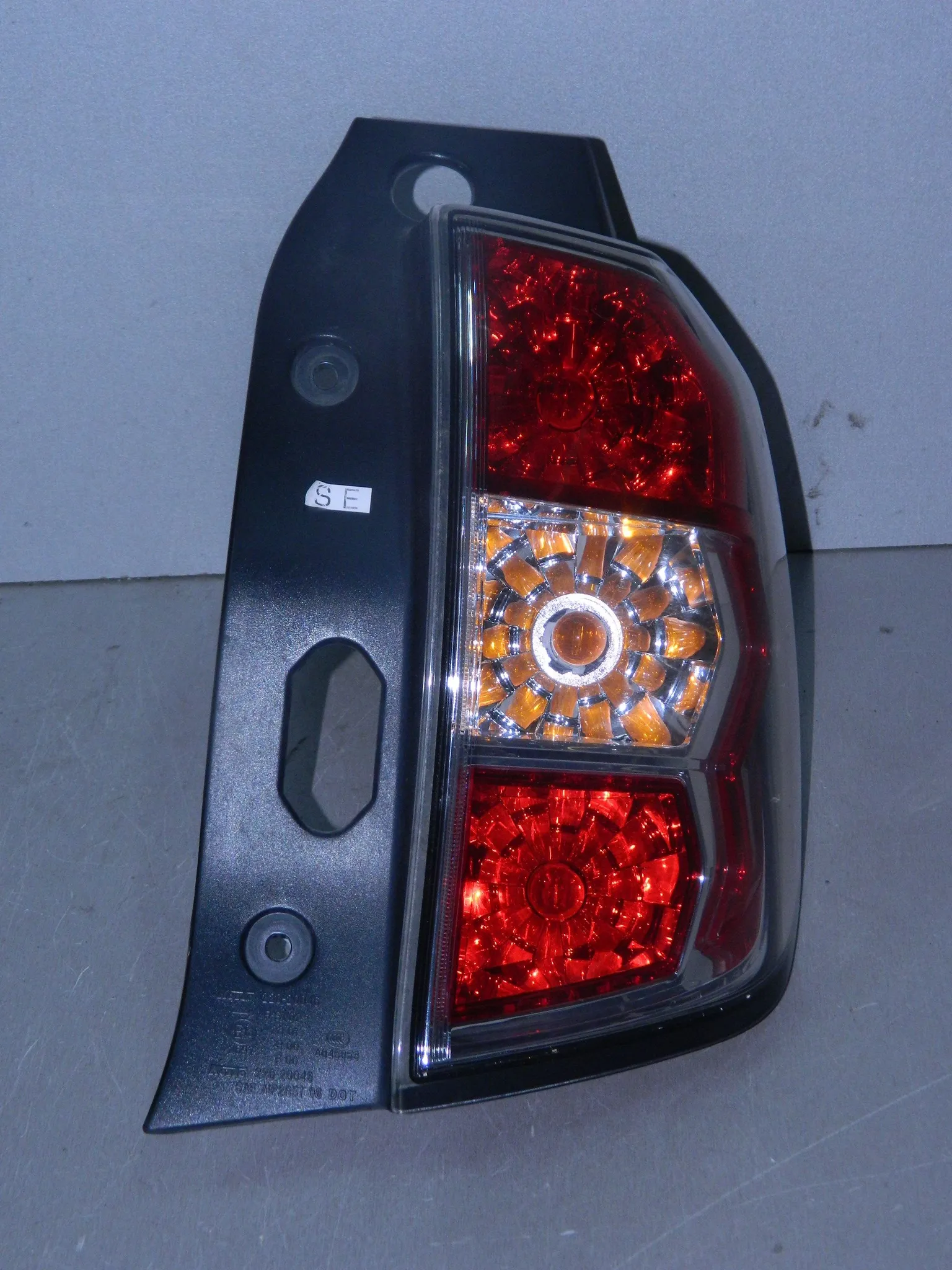 Фонарь SUBARU FORESTER SHJ Зад Прав (Контрактный) 102057103