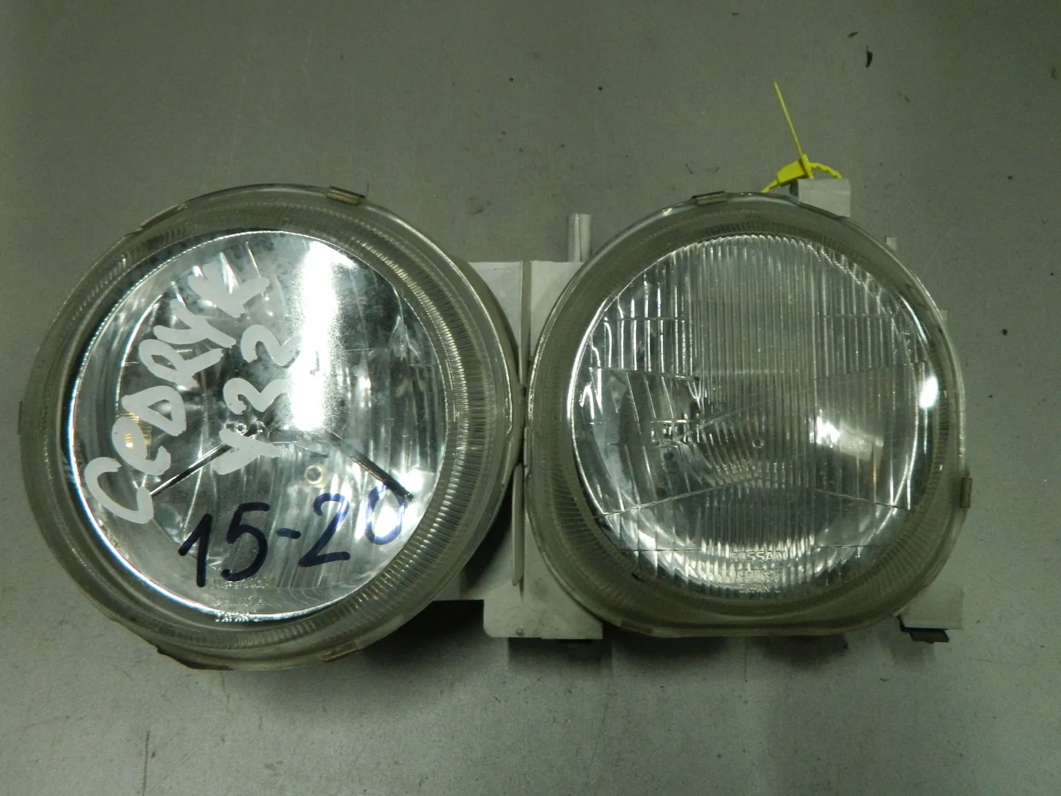 Фара NISSAN CEDRIC Y33 Перед Лев 1520 (Контрактный) 64492956