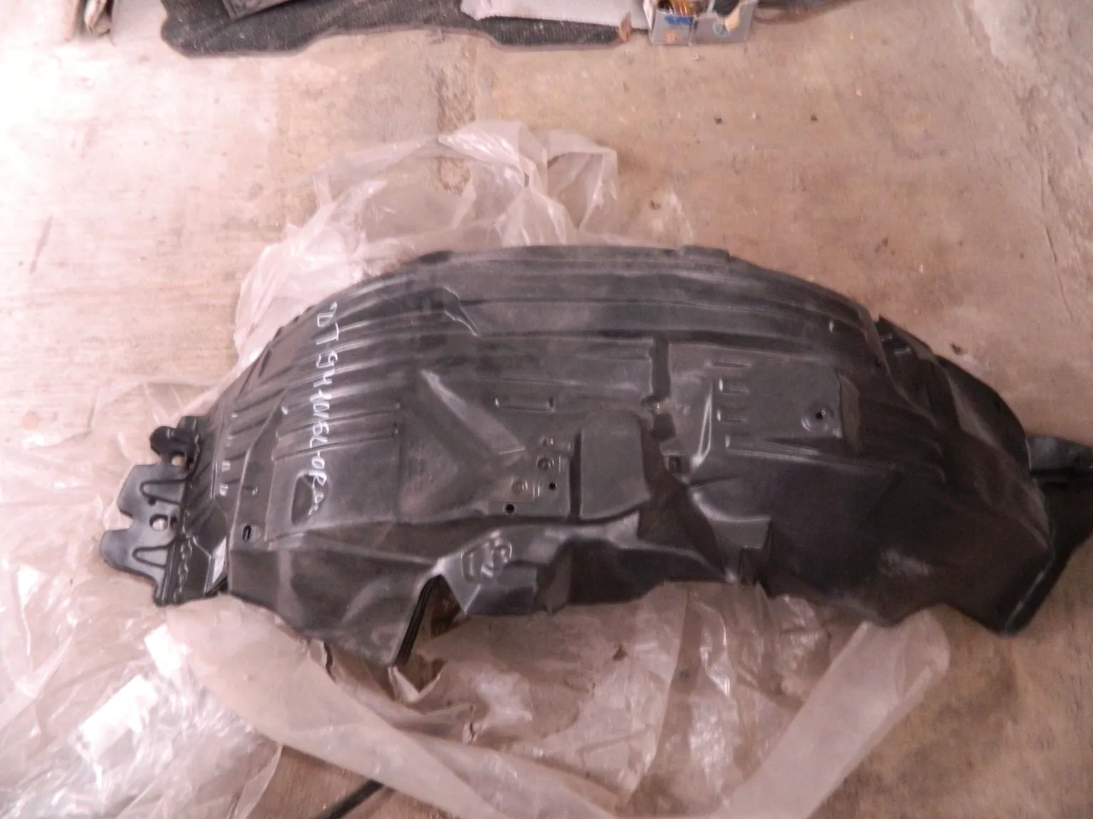 Подкрылок API DT941016L0R00 NISSAN PATHFINDER R51 RH 2004 - 2014