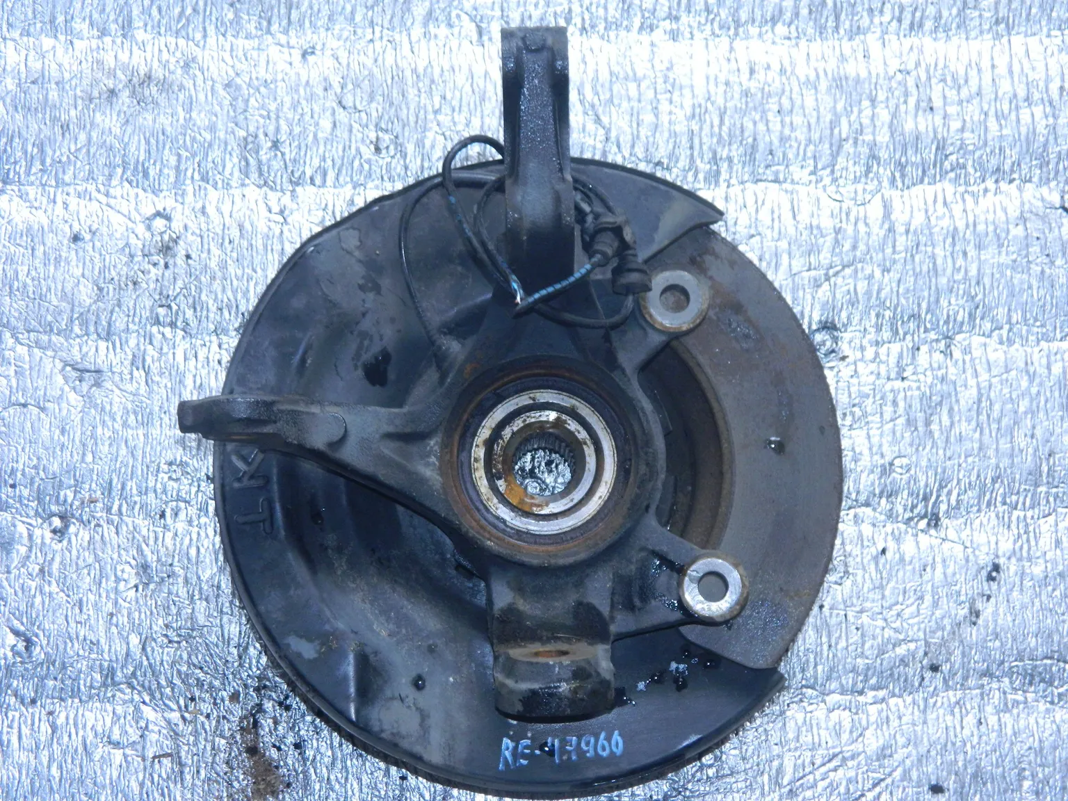 Ступица HONDA CR-V RE4 Перед Лев (Контрактный) 37966195