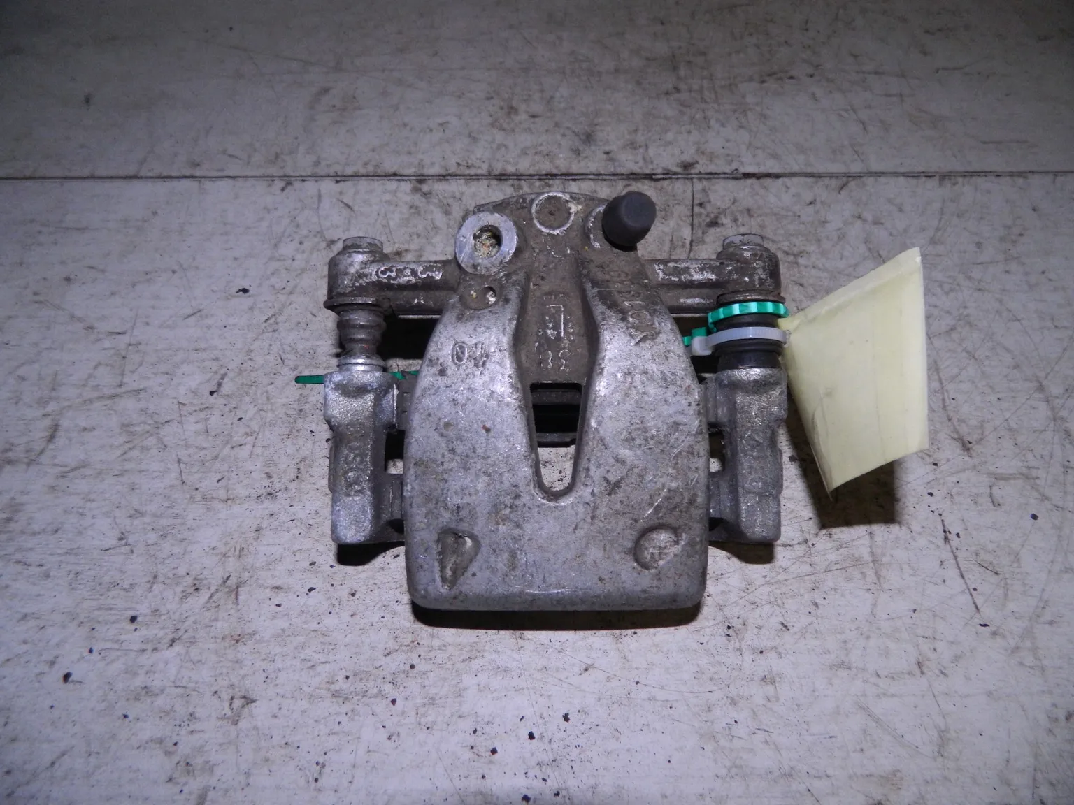 Суппорт TOYOTA  AVENSIS AZT250 Зад Лев (Контрактный) 79590470