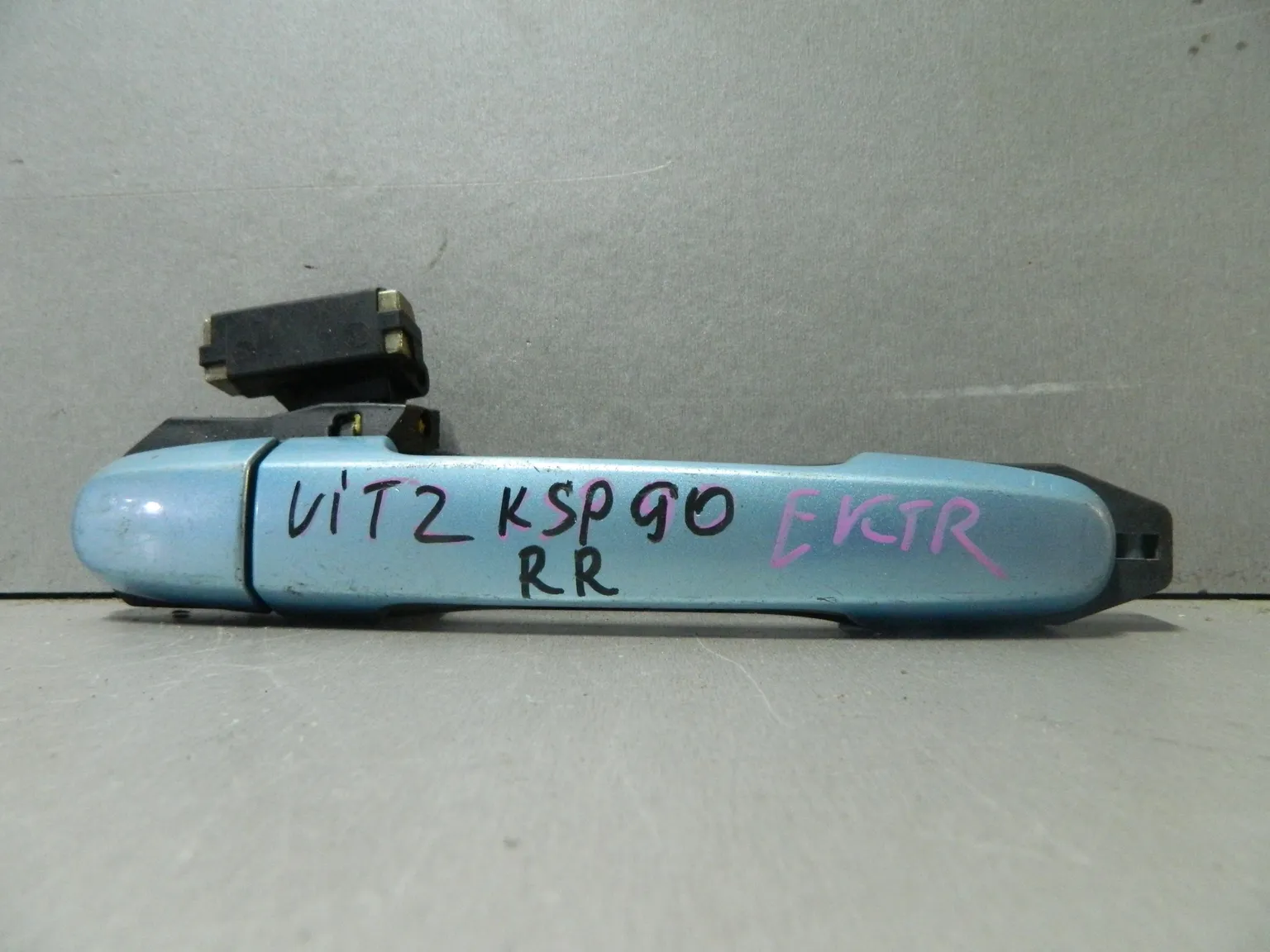 Ручка двери наружная TOYOTA VITZ KSP90 Зад Прав (Контрактный) 81528071