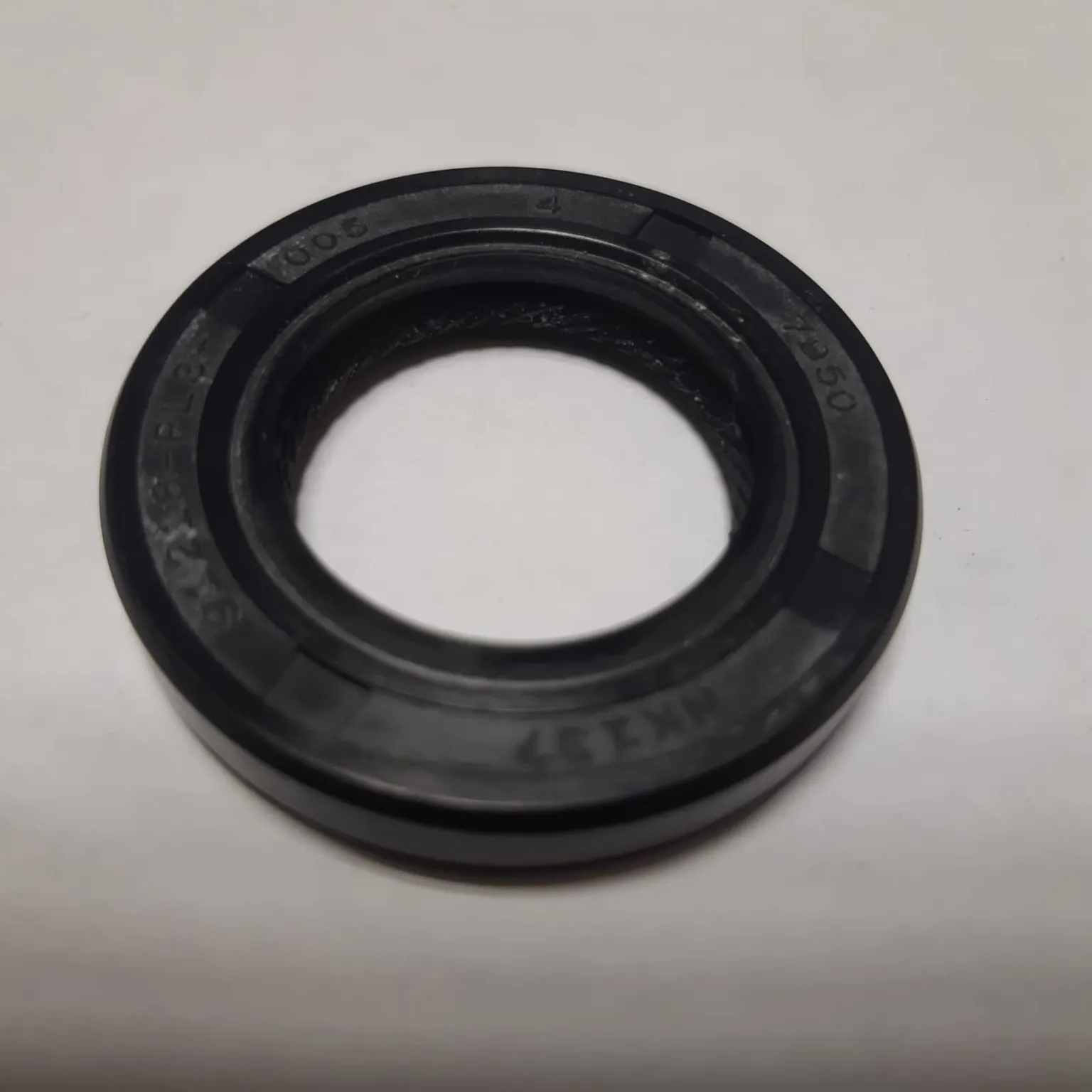 Сальник PAYEN NK137 HONDA 26x42x7