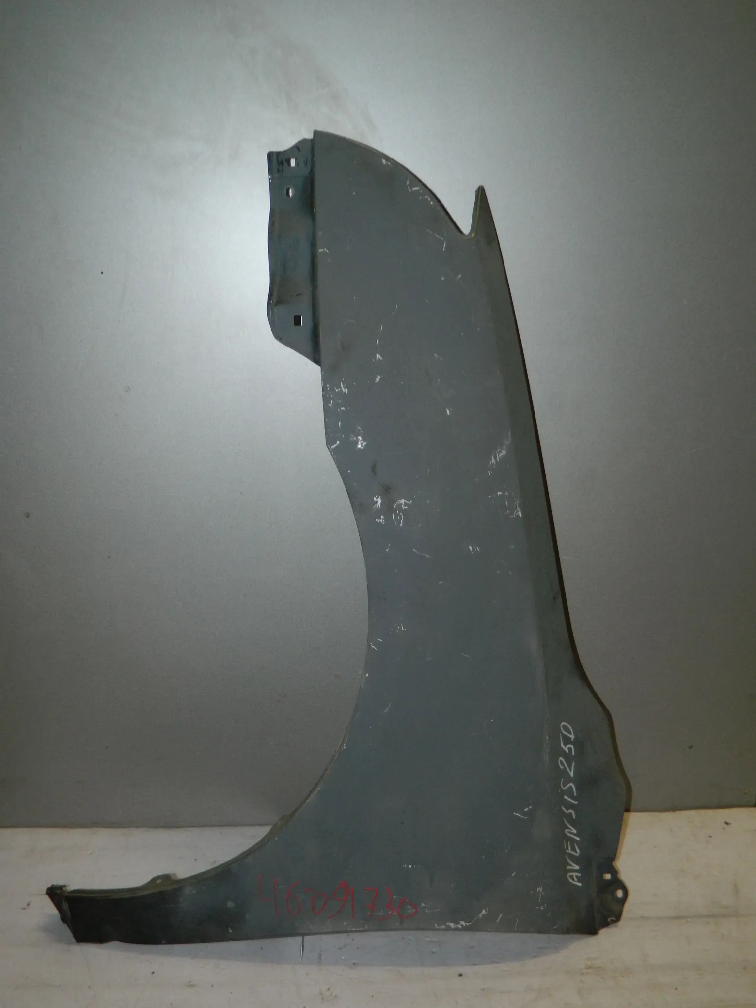 Крыло TOYOTA AVENSIS AZT250 Перед Лев (Контрактный) 46091730