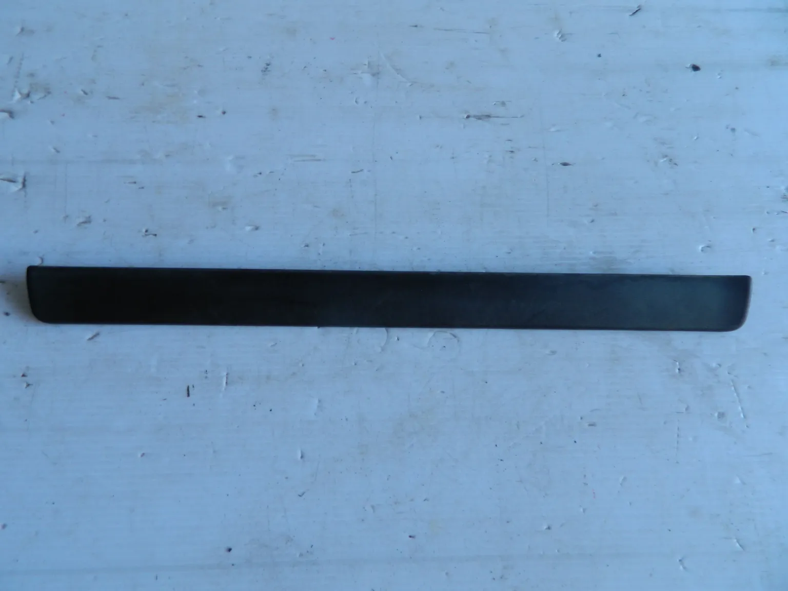 Накладка на порог TOYOTA 6791113010 TOYOTA COROLLA ZZE120 4ZZFE Перед Прав (Б/У) 6791102030