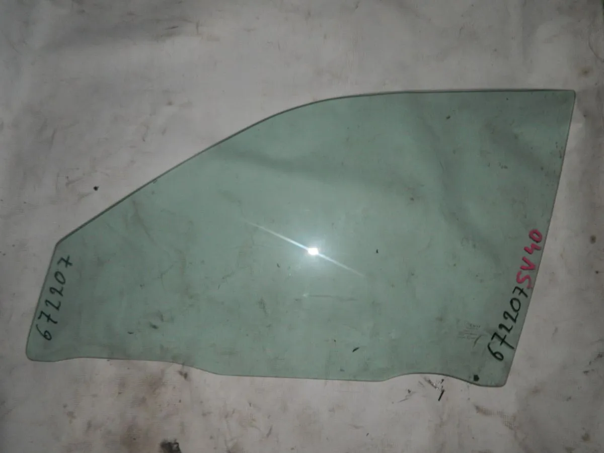 Стекло двери TOYOTA CAMRY SV40 Перед. Лев (Контрактный) 672207