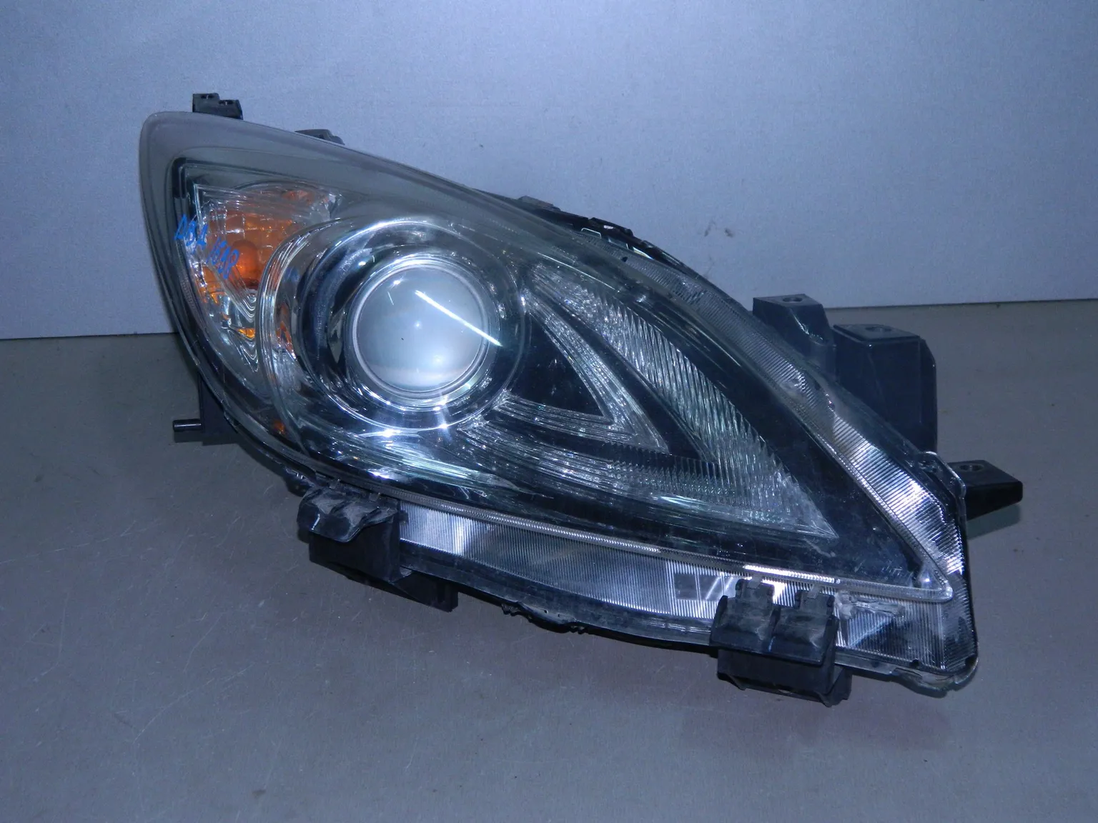 Фара MAZDA MAZDA3 BL Перед Прав 10041396 (Контрактный) 104256101