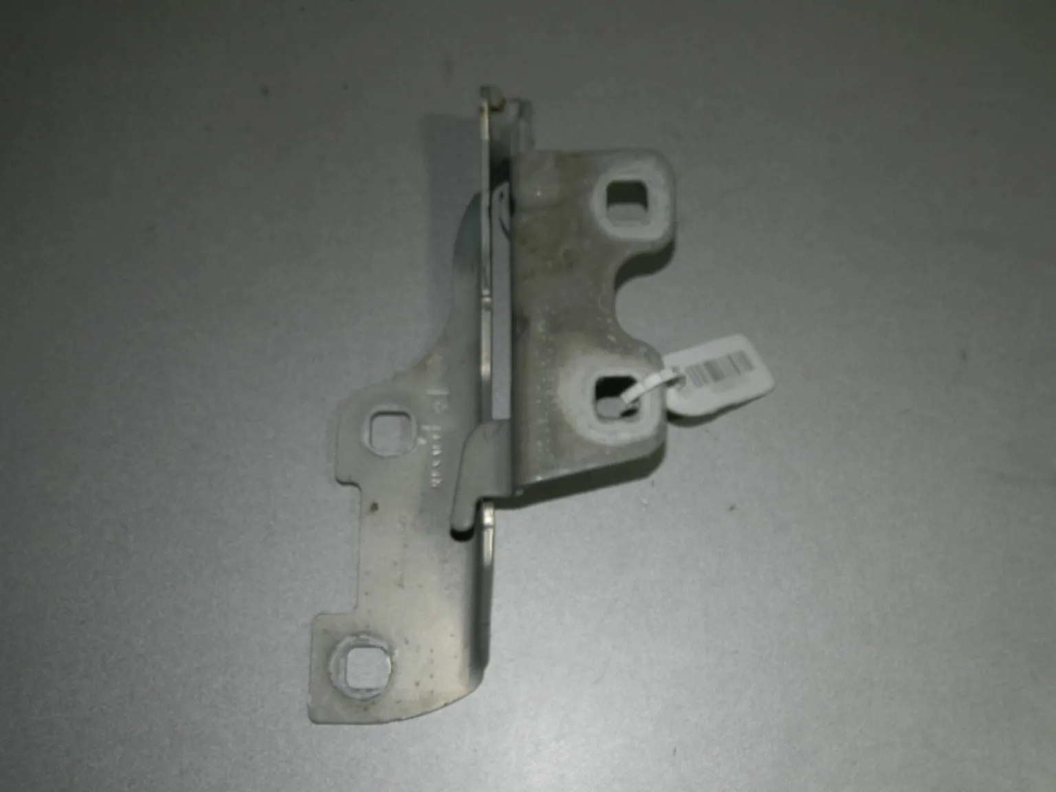 Петля капота Renault Clio II K4J 711 Лев (Б/У)