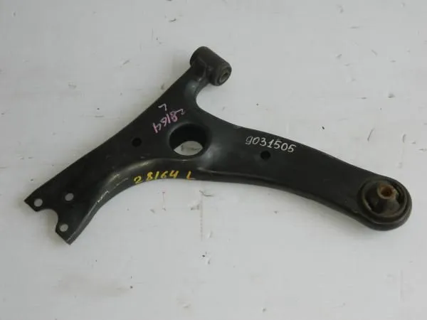 Рычаг TOYOTA PRIUS NHW10 Перед Лев (Контрактный)