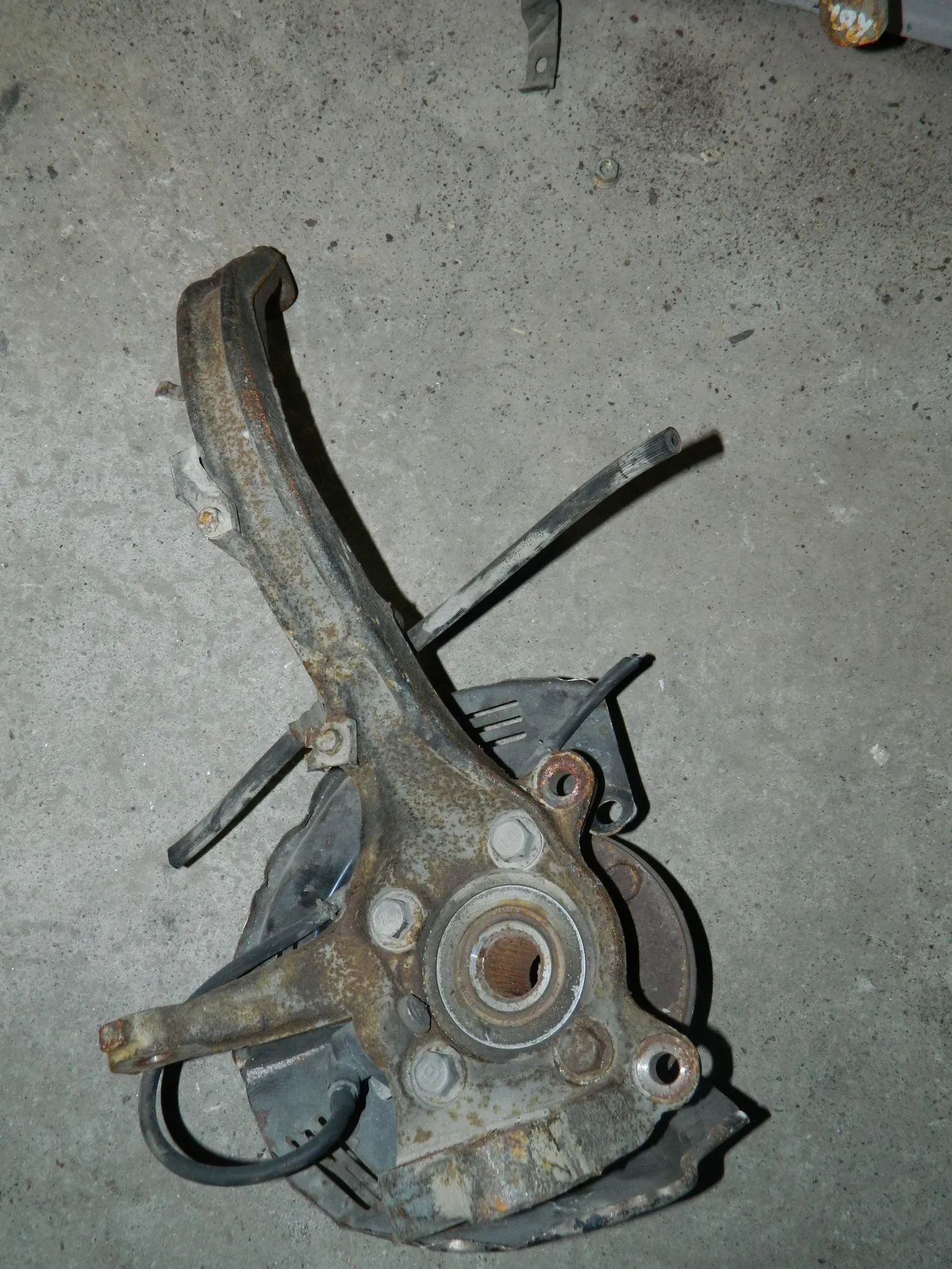 Ступица MITSUBISHI LEGNUM EC5W Перед Лев (Контрактный) 79591186