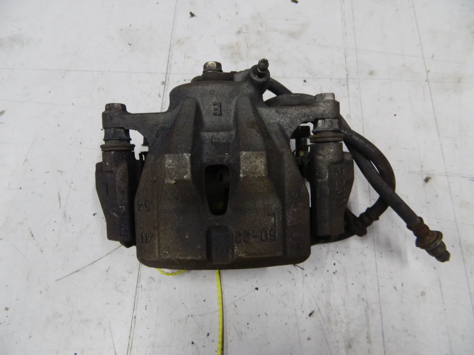 Суппорт тормозной TOYOTA AURIS NZE154 Перед Лев (Контрактный) 79780110