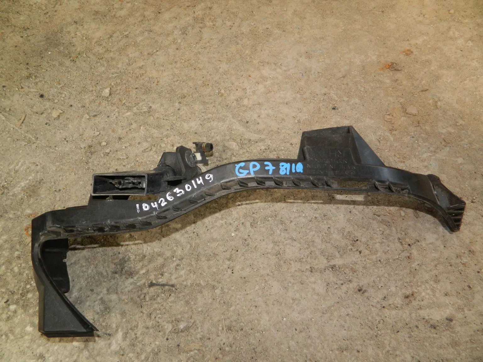 Крепление фары SUBARU XV GP7 Перед Прав (Контрактный) 1042630149