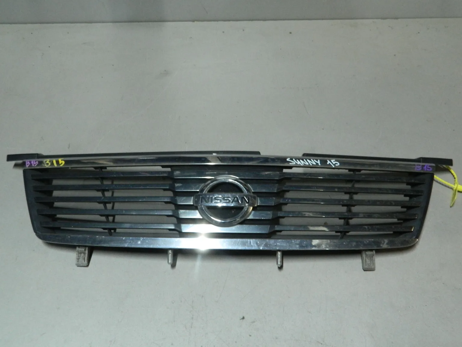 Решетка радиатора NISSAN SUNNY FB15 (Контрактный) 79773234