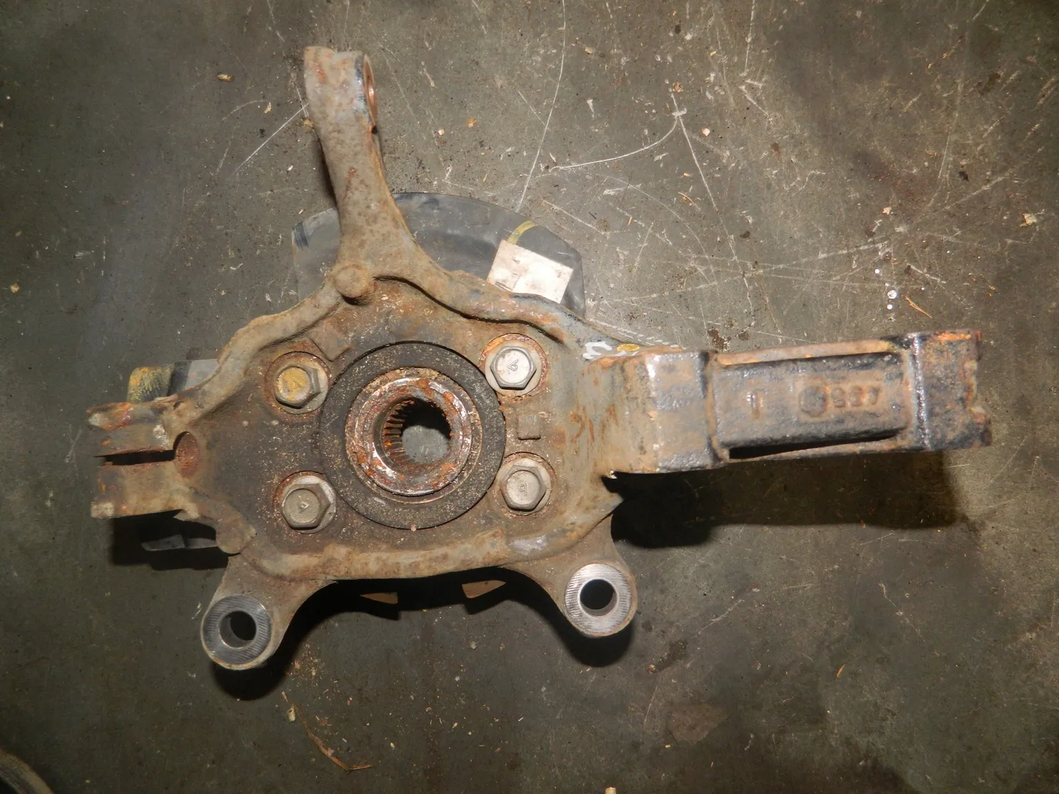 Ступица NISSAN SERENA HFC26 Перед Лев (Контрактный) 1040150913