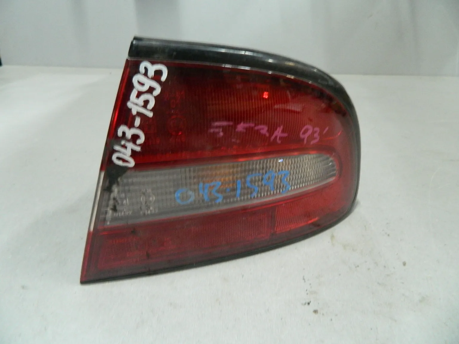Фонарь MITSUBISHI GALANT E53A Зад Прав (Контрактный) 68000982