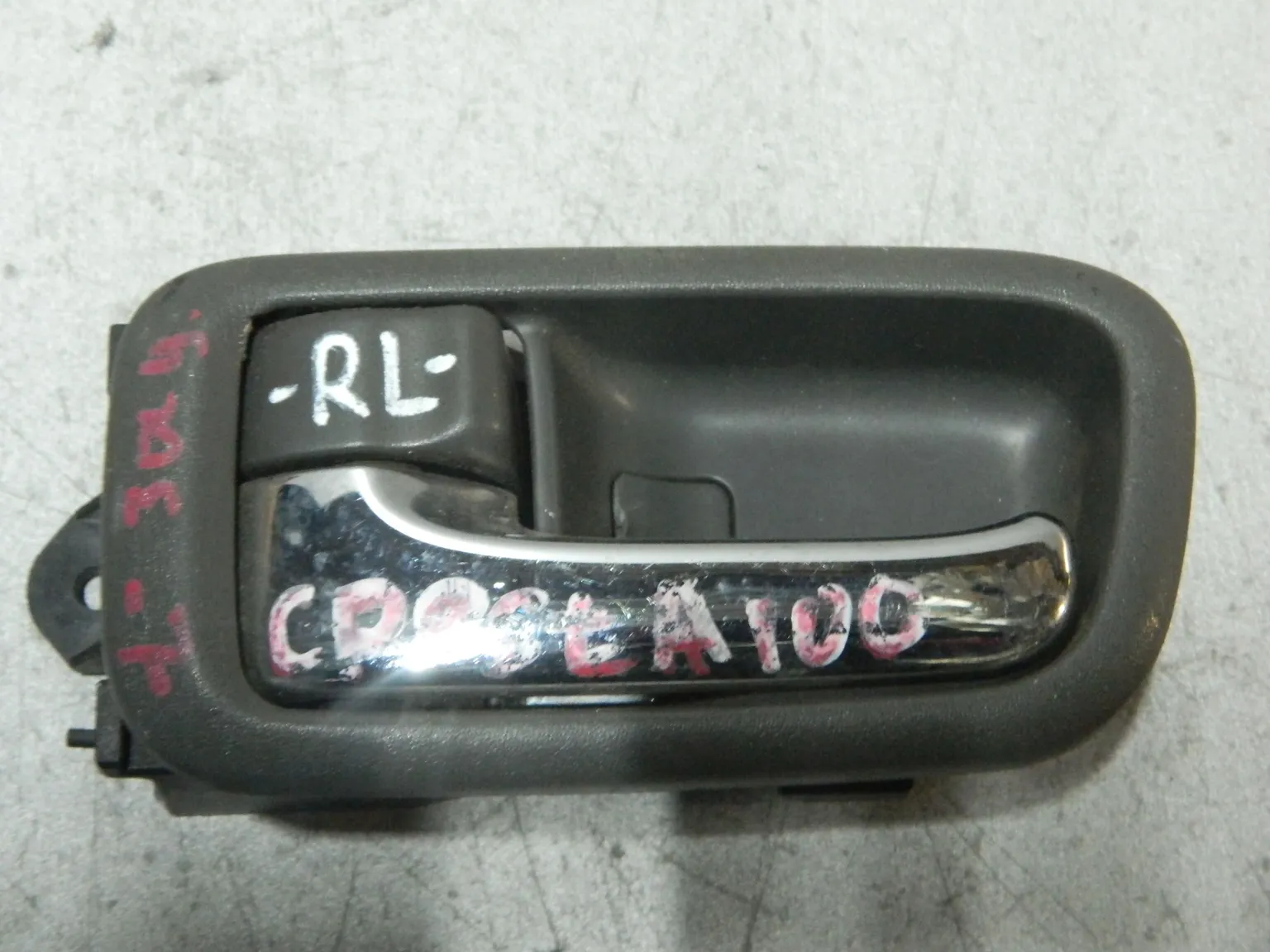 Ручка двери внутренняя TOYOTA CAMRY MCV20 Лев (Контрактный) 81528483 6920630120