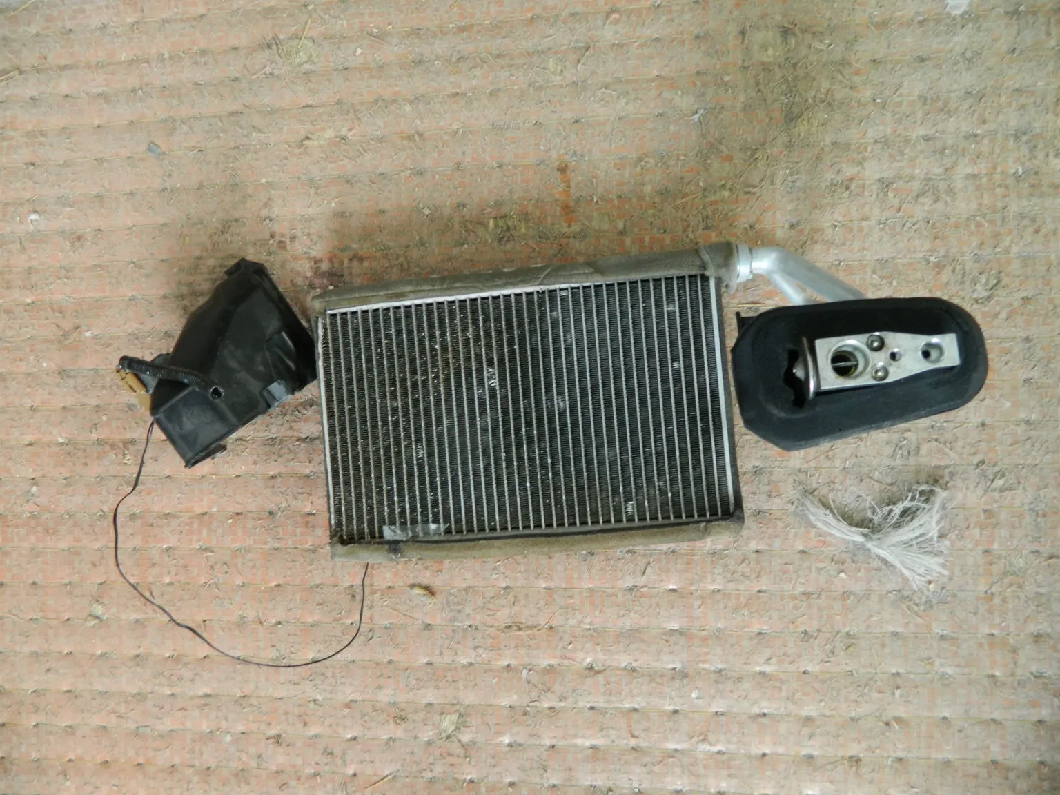 Радиатор печки SUBARU XV GP7 (Контрактный) 1042630030