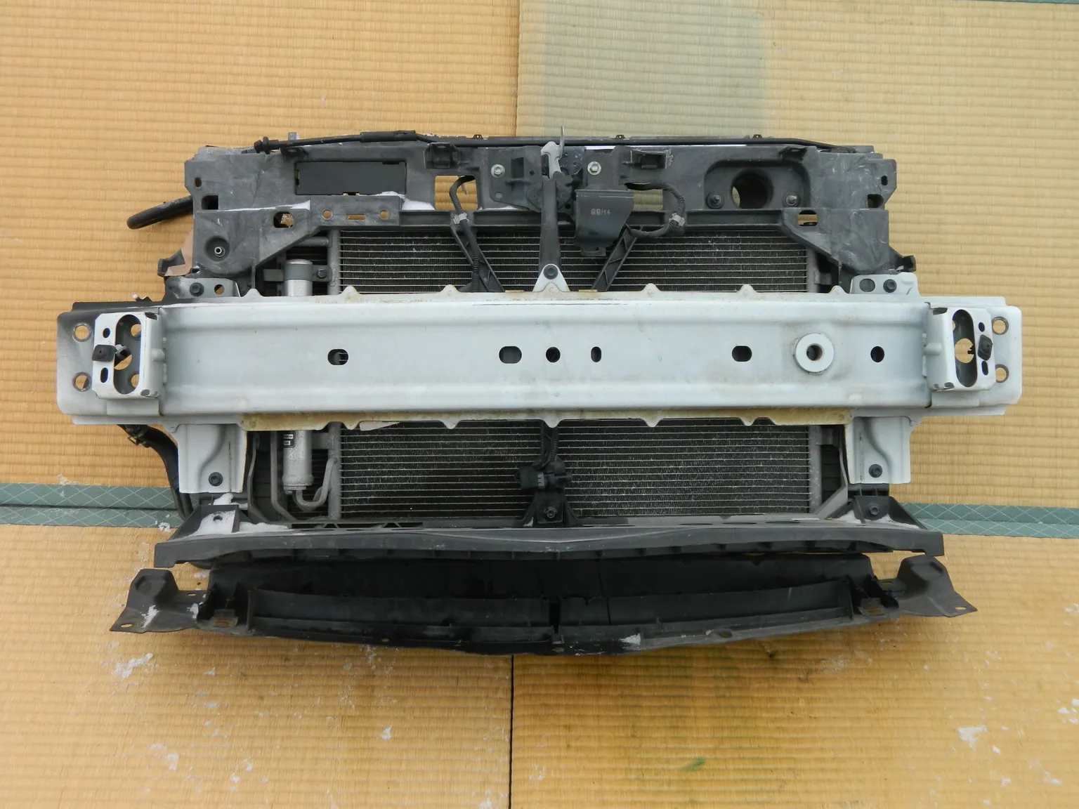 Рамка радиатора MAZDA AXELA BL6FJ (Контрактный) 23140247