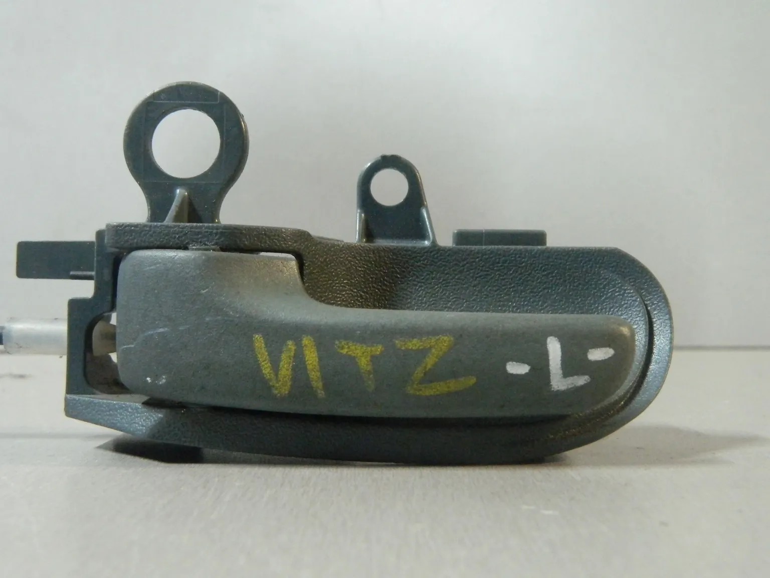 Ручка двери внутренняя TOYOTA VITZ SCP10 Лев (Контрактный) 81528327