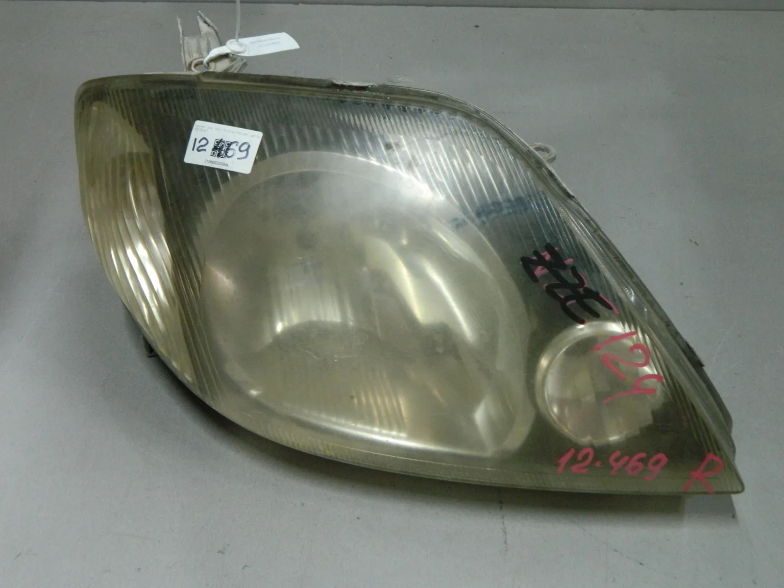 Фара TOYOTA COROLLA NZE121 Перед Прав 12469 (Контрактный) 03344551