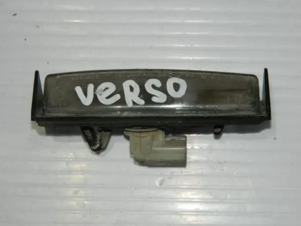 Фонарь подсветки номера Toyota Avensis Verso ACM20 (Контрактный) 21080212