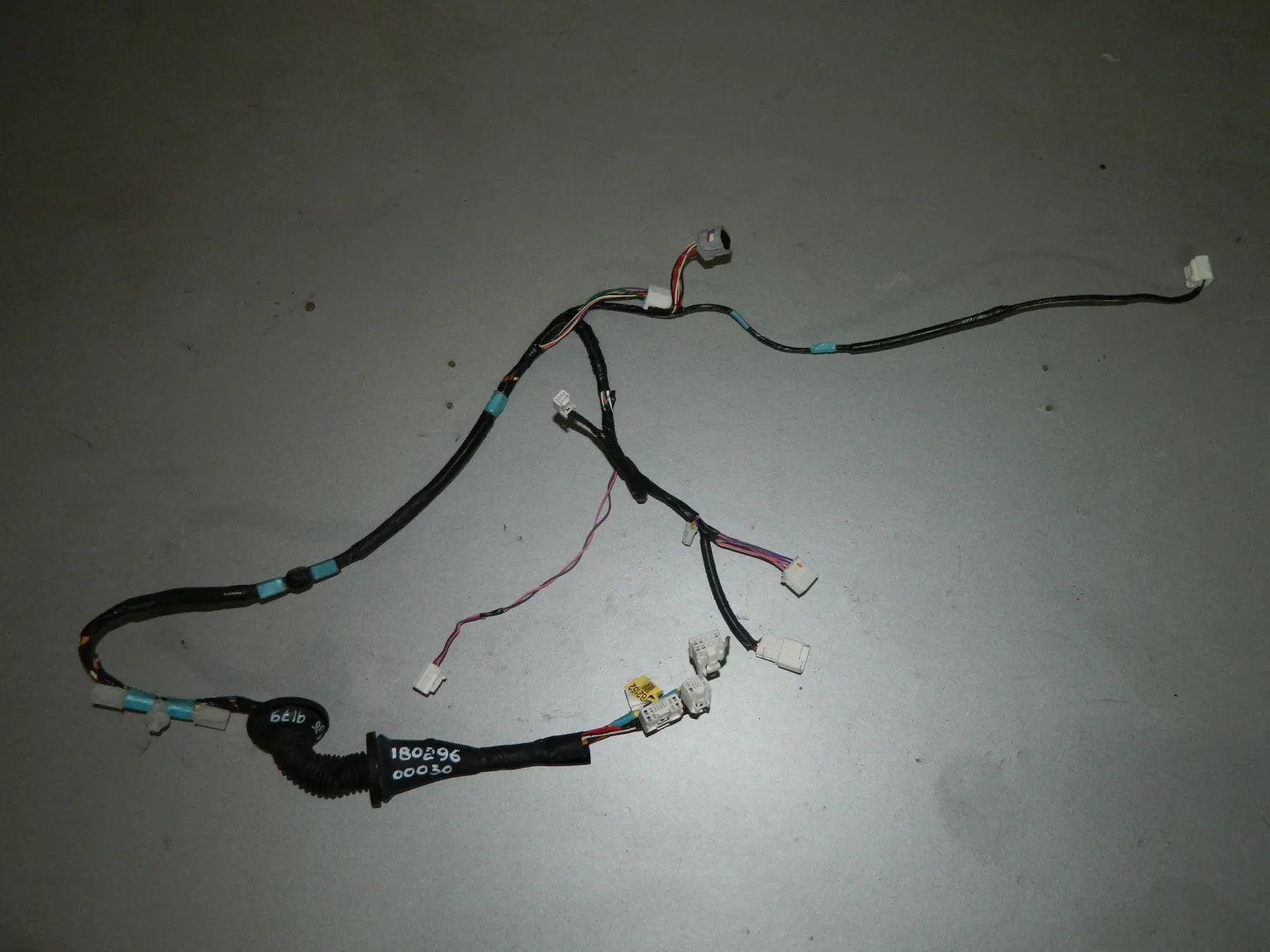 Проводка двери TOYOTA RAV4 ACA36 Перед Лев (Контрактный) 18029600030