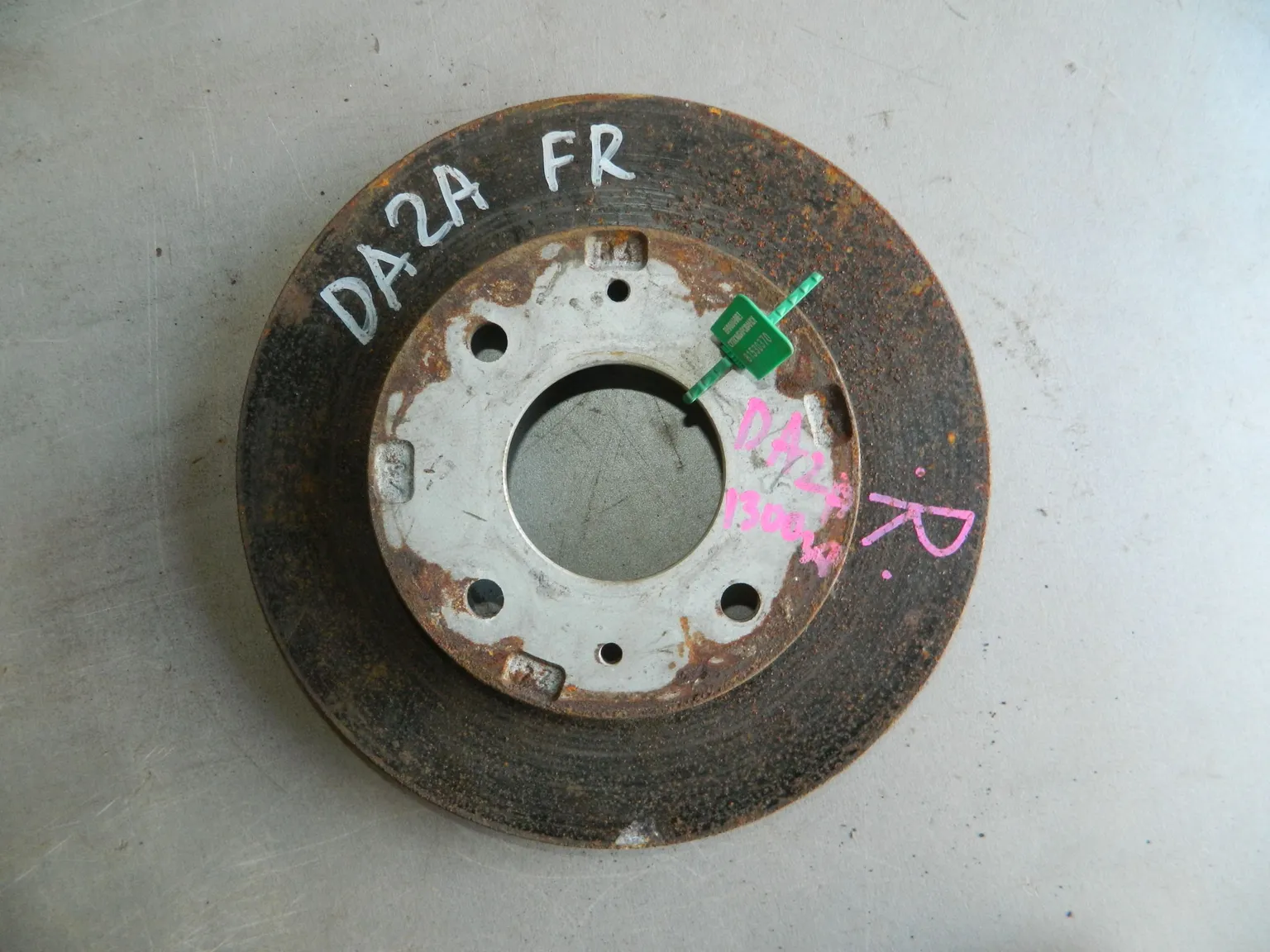 Диск тормозной MITSUBISHI CARISMA DA2A Зад (Контрактный) 81530370