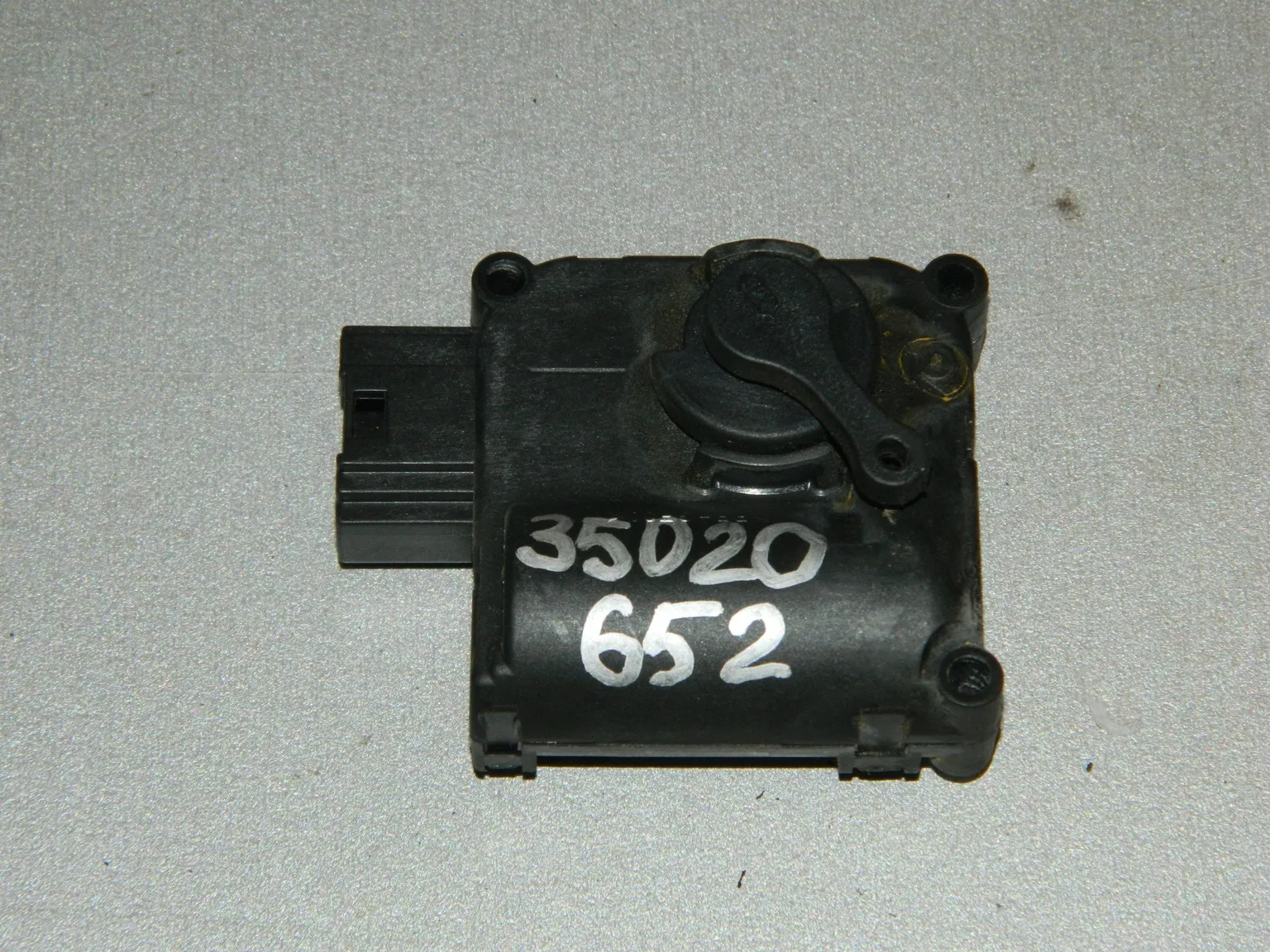 Моторчик заслонки печки AUDI Q7 4L BAR (Б/У) 35020652
