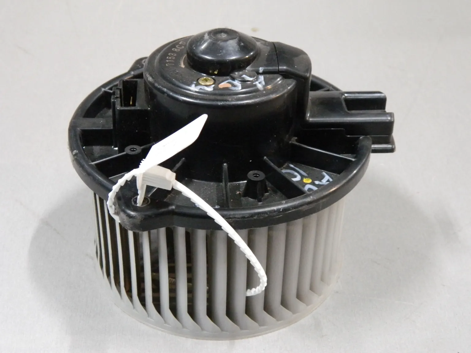 Мотор печки TOYOTA GAIA ACM10 (Контрактный) 68000479